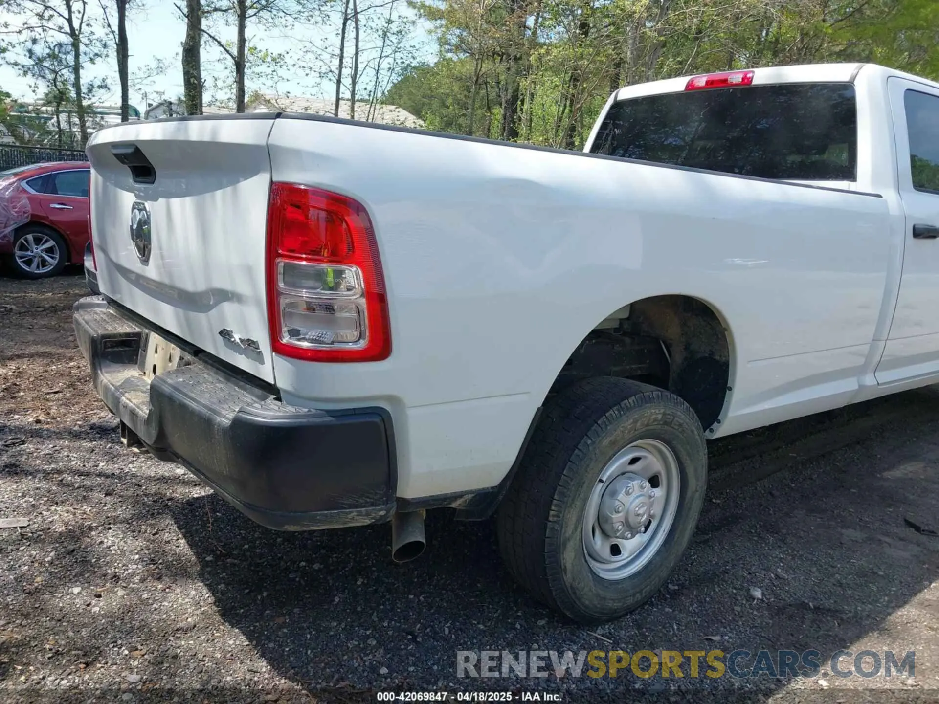 6 Photograph of a damaged car 3C6UR5HJ5NG202232 RAM 2500 2022