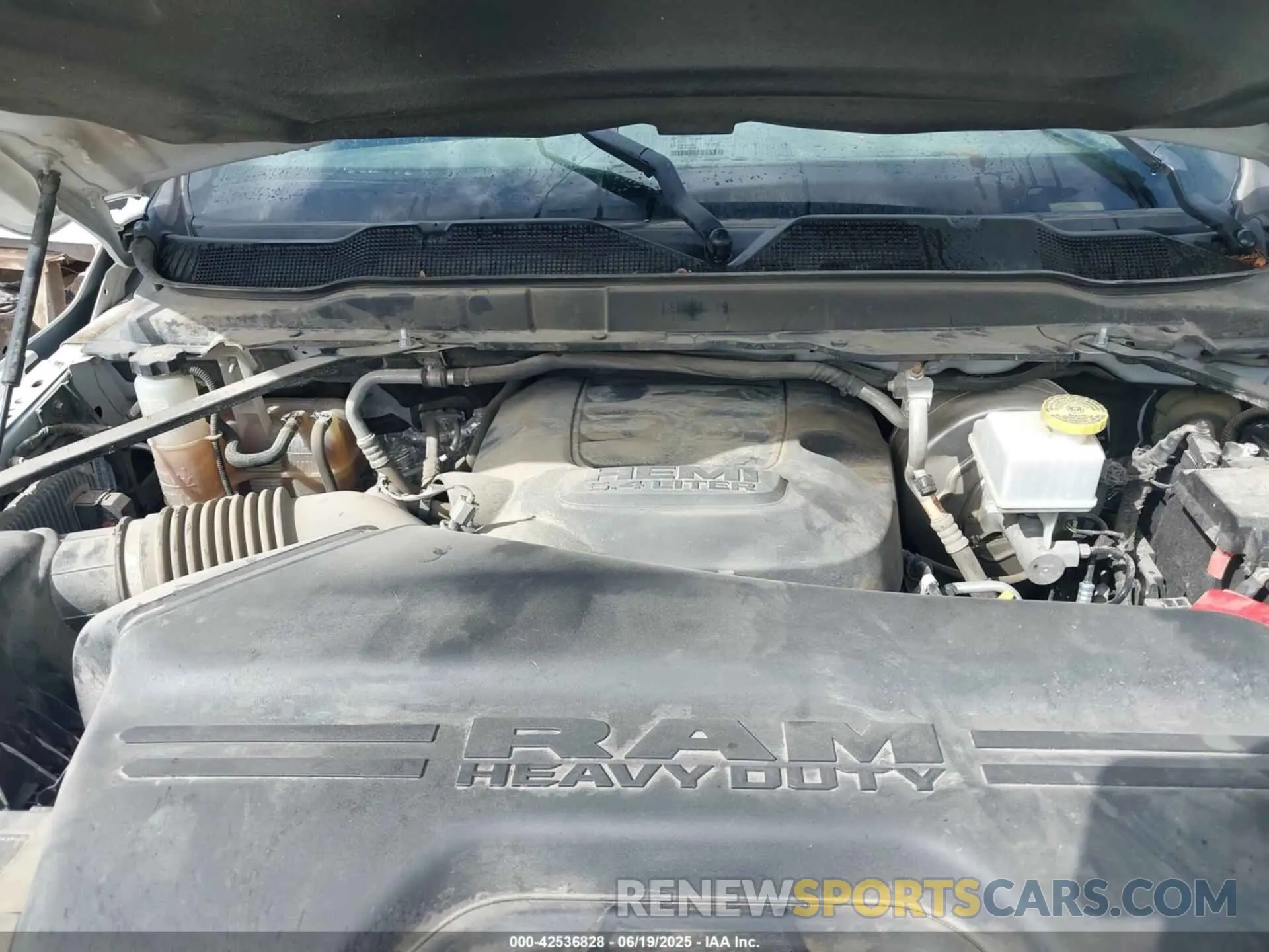 10 Photograph of a damaged car 3C6UR5HJ6NG125807 RAM 2500 2022