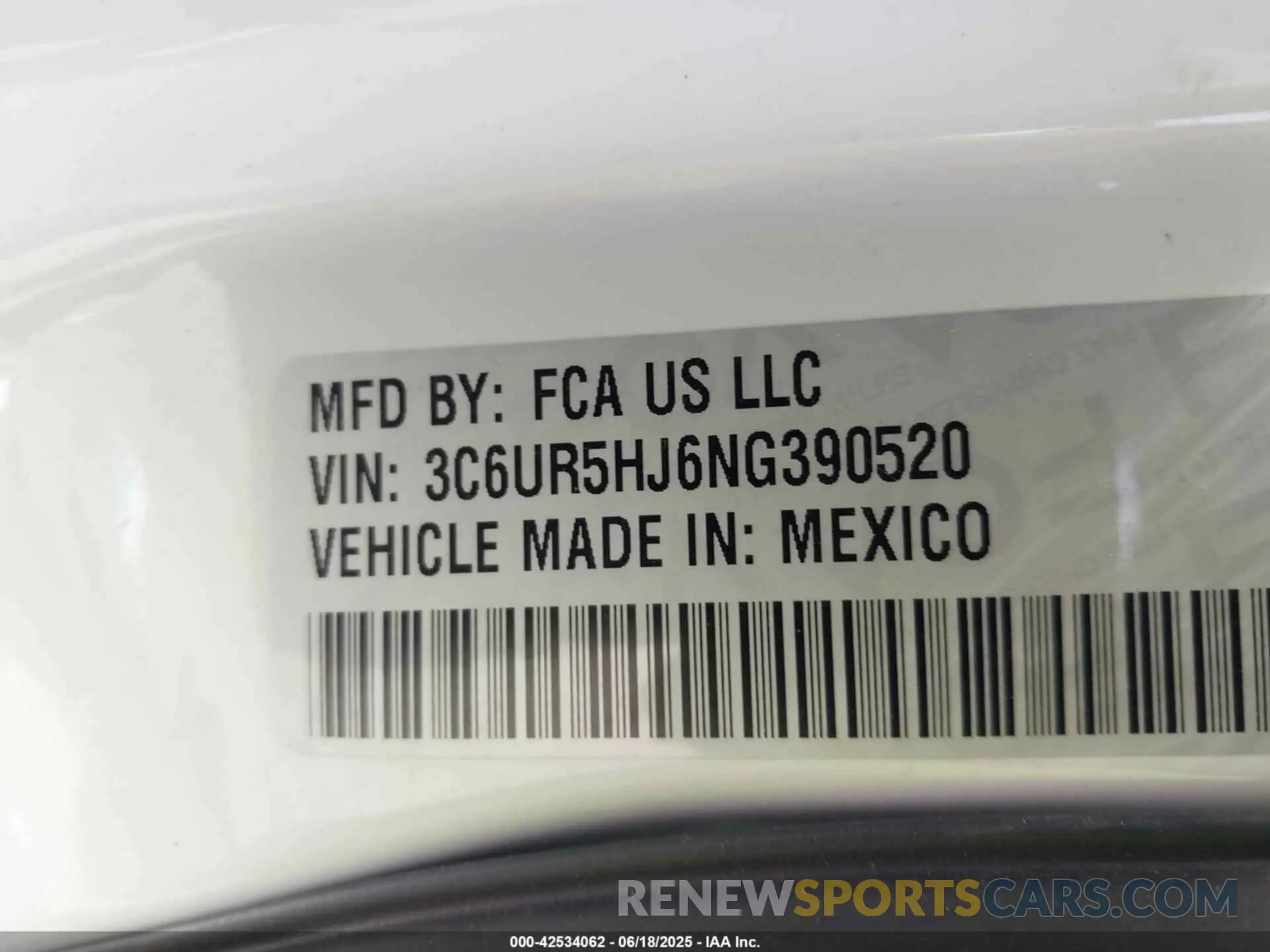 9 Photograph of a damaged car 3C6UR5HJ6NG390520 RAM 2500 2022