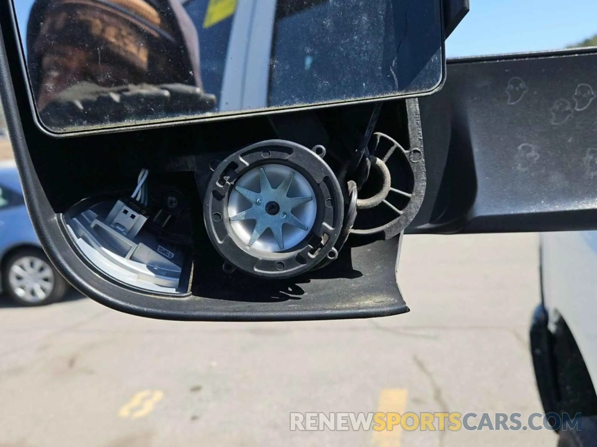 16 Photograph of a damaged car 3C6UR5HJ8NG321800 RAM 2500 2022
