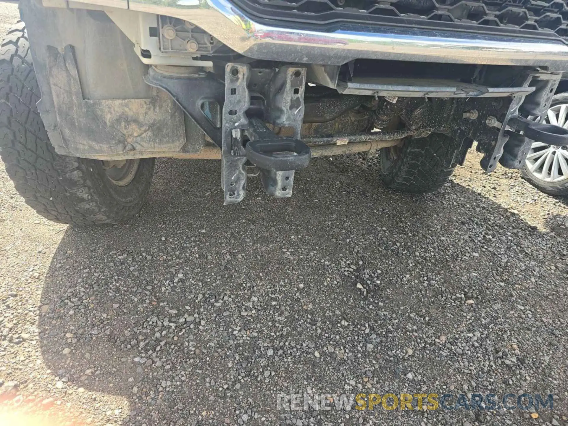 10 Photograph of a damaged car 3C6UR5HJ9NG350612 RAM 2500 2022
