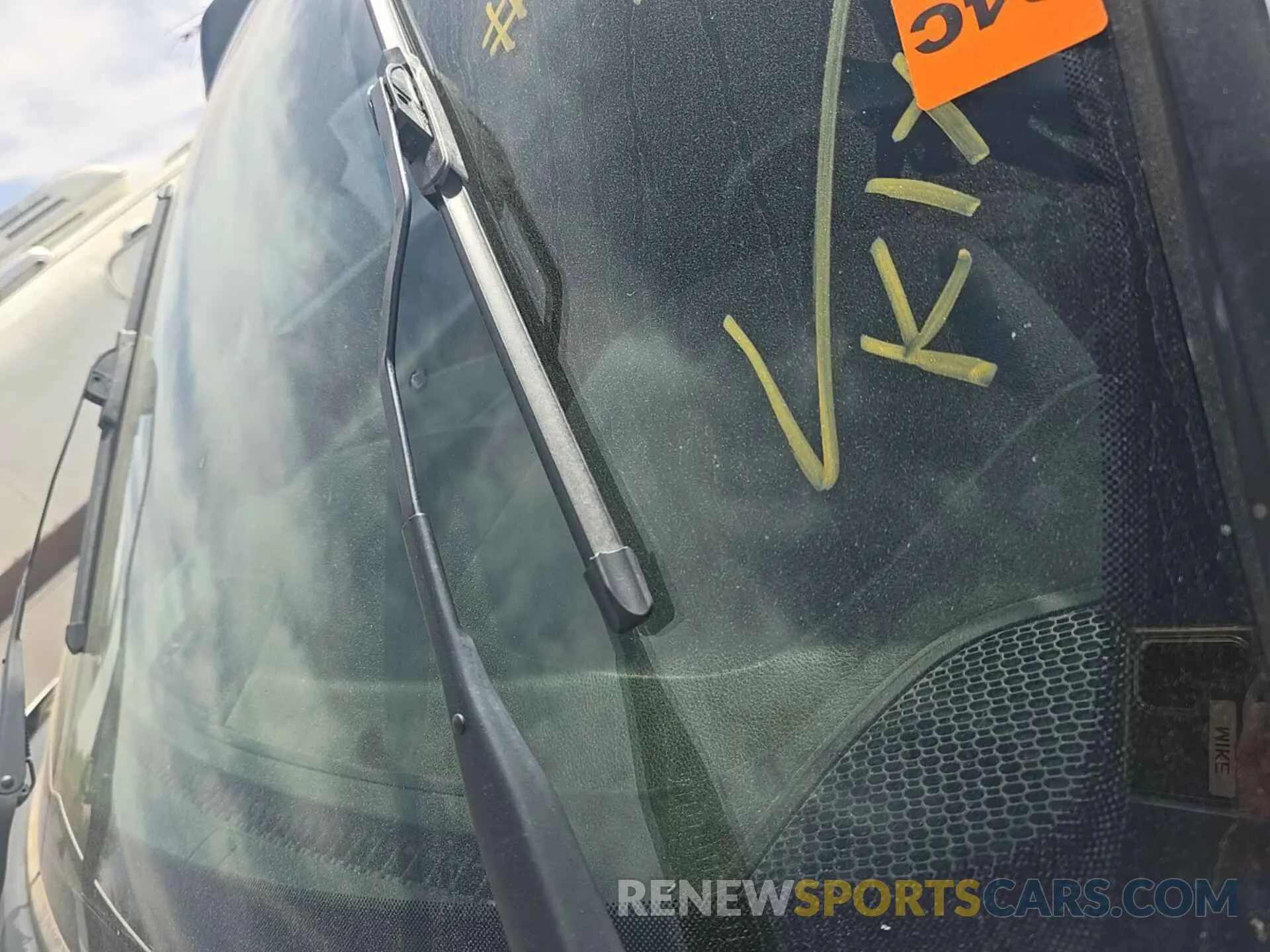 2 Photograph of a damaged car 3C6UR5HJ9NG350612 RAM 2500 2022