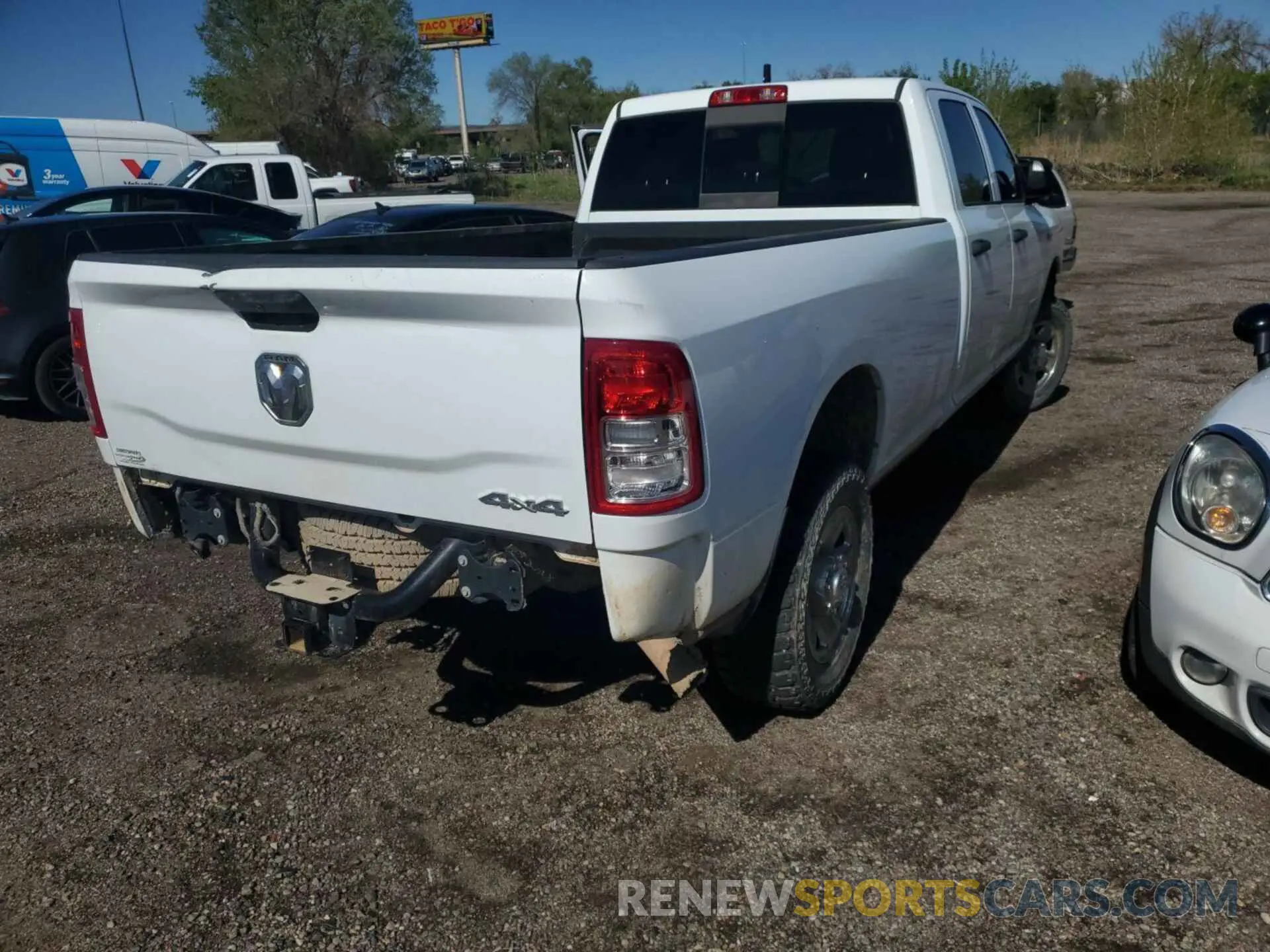 21 Photograph of a damaged car 3C6UR5HJ9NG350612 RAM 2500 2022