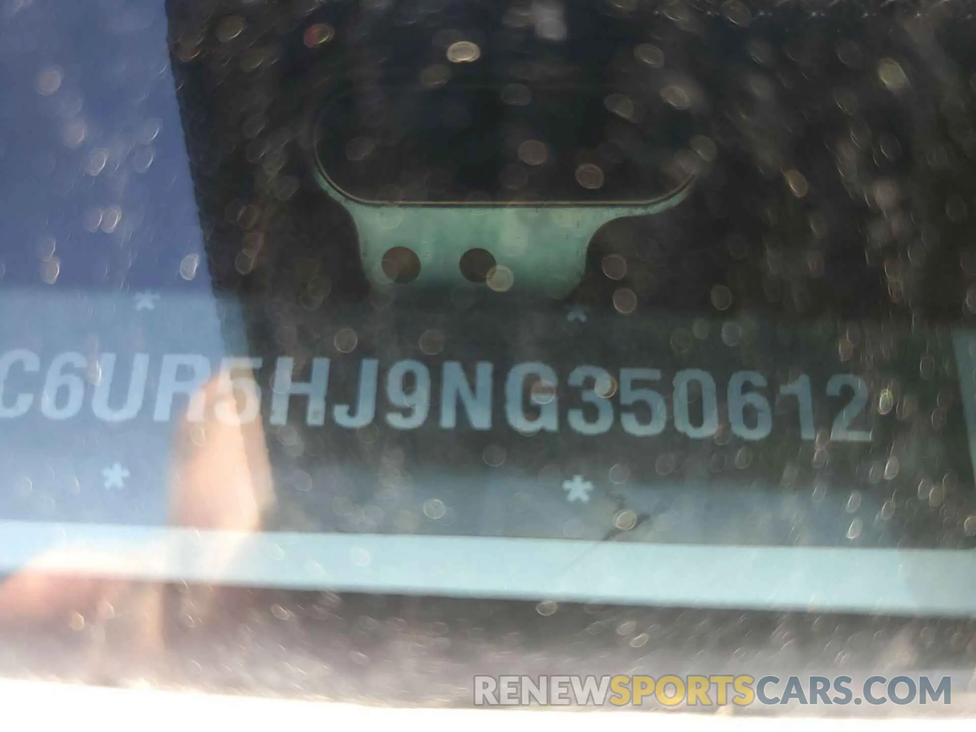 4 Photograph of a damaged car 3C6UR5HJ9NG350612 RAM 2500 2022
