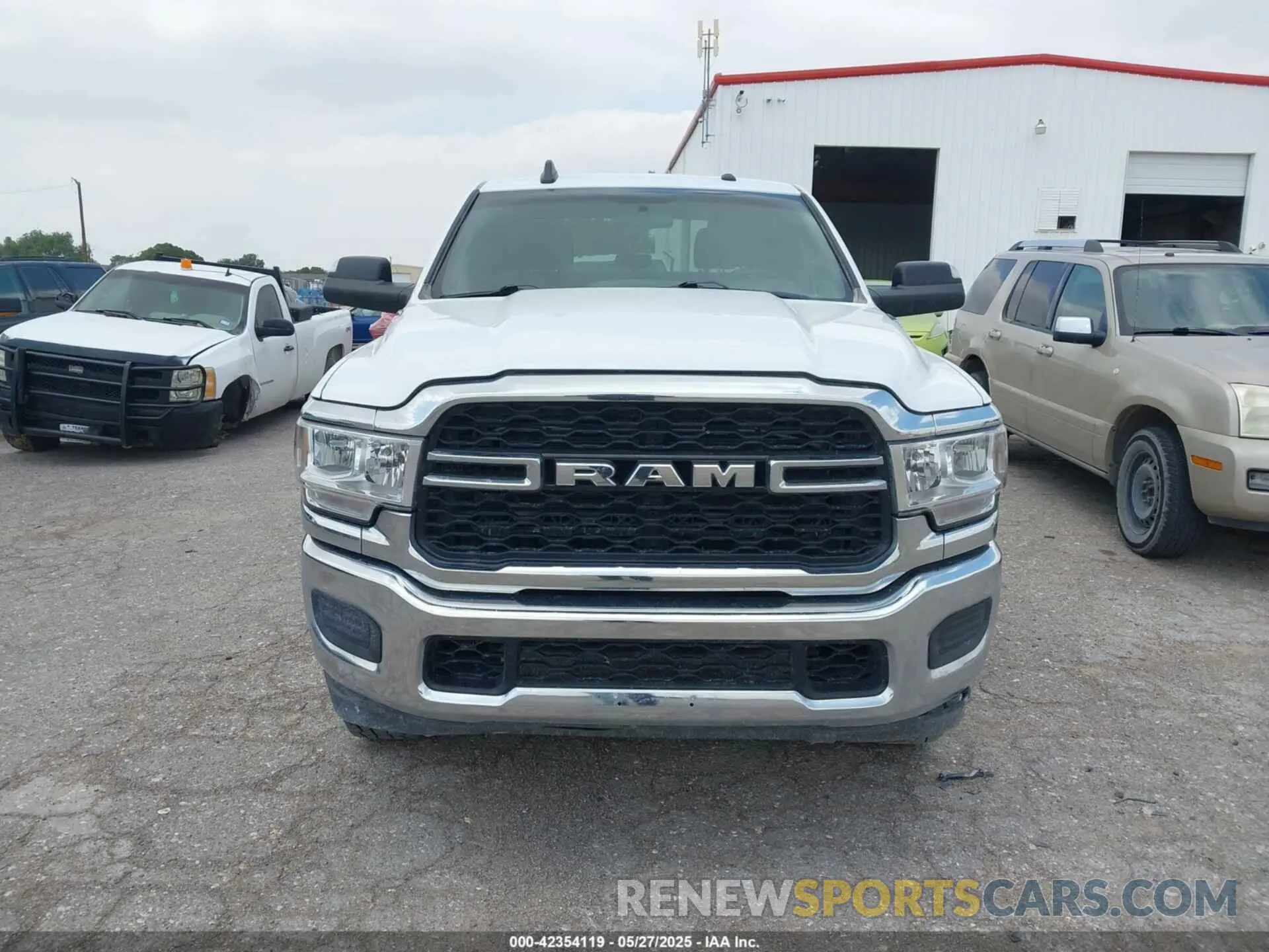 12 Photograph of a damaged car 3C6UR5HJXNG203649 RAM 2500 2022
