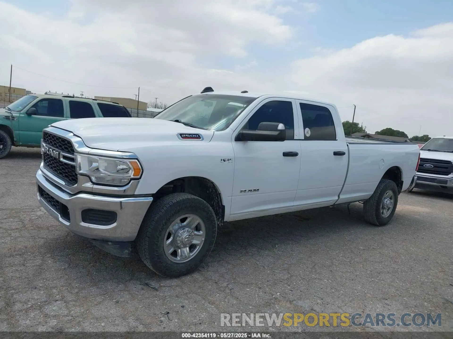 14 Photograph of a damaged car 3C6UR5HJXNG203649 RAM 2500 2022