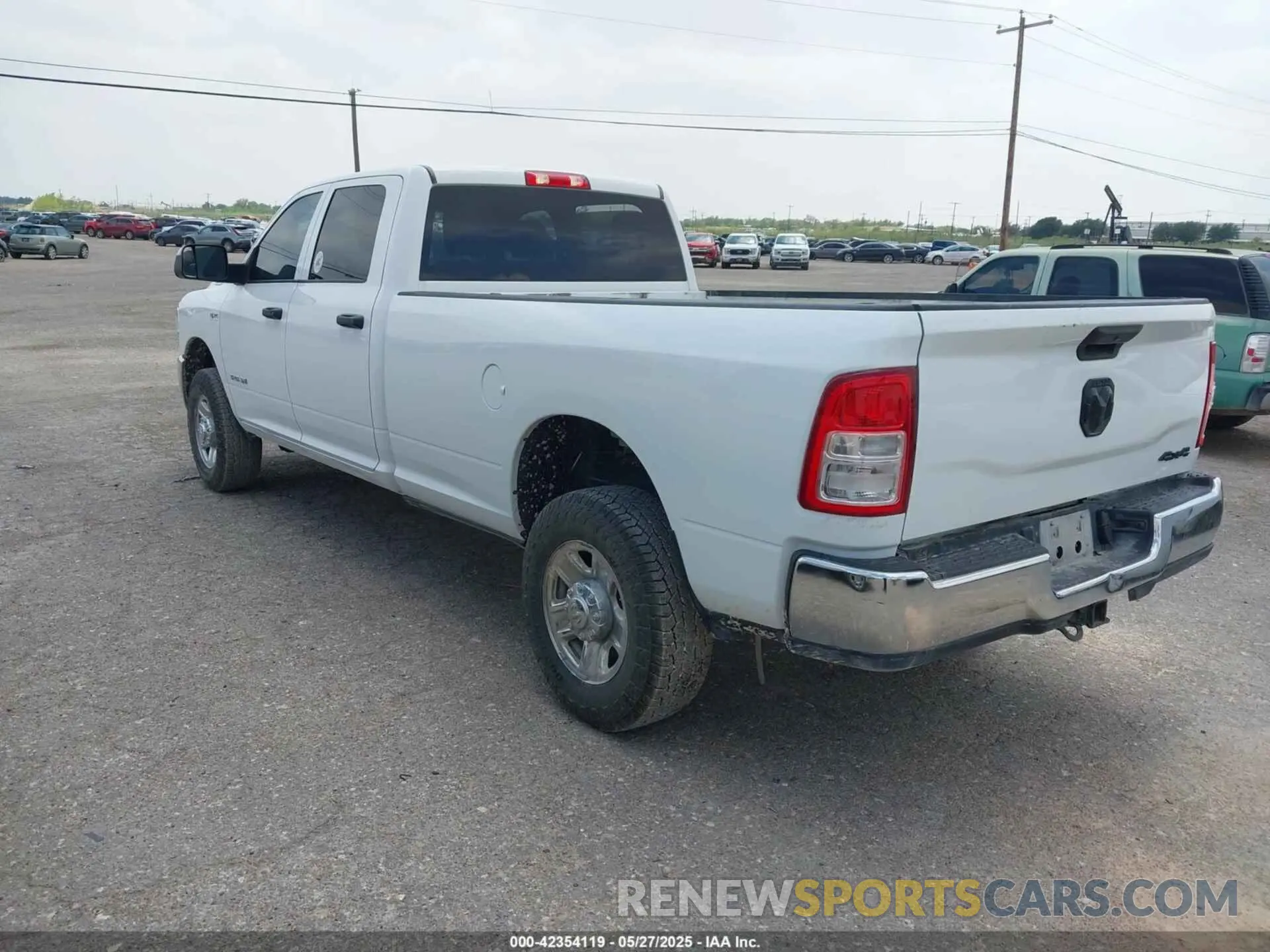 3 Photograph of a damaged car 3C6UR5HJXNG203649 RAM 2500 2022
