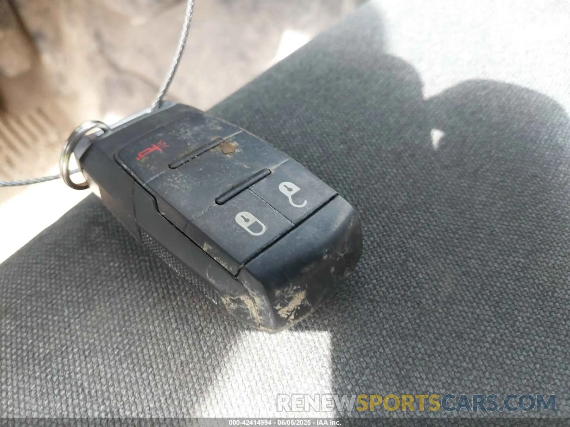 6 Photograph of a damaged car 3C6UR5HL4NG130960 RAM 2500 2022