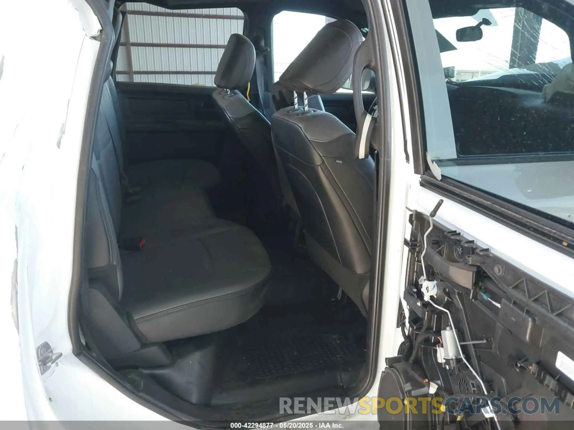 8 Photograph of a damaged car 3C6UR5HL6NG346244 RAM 2500 2022