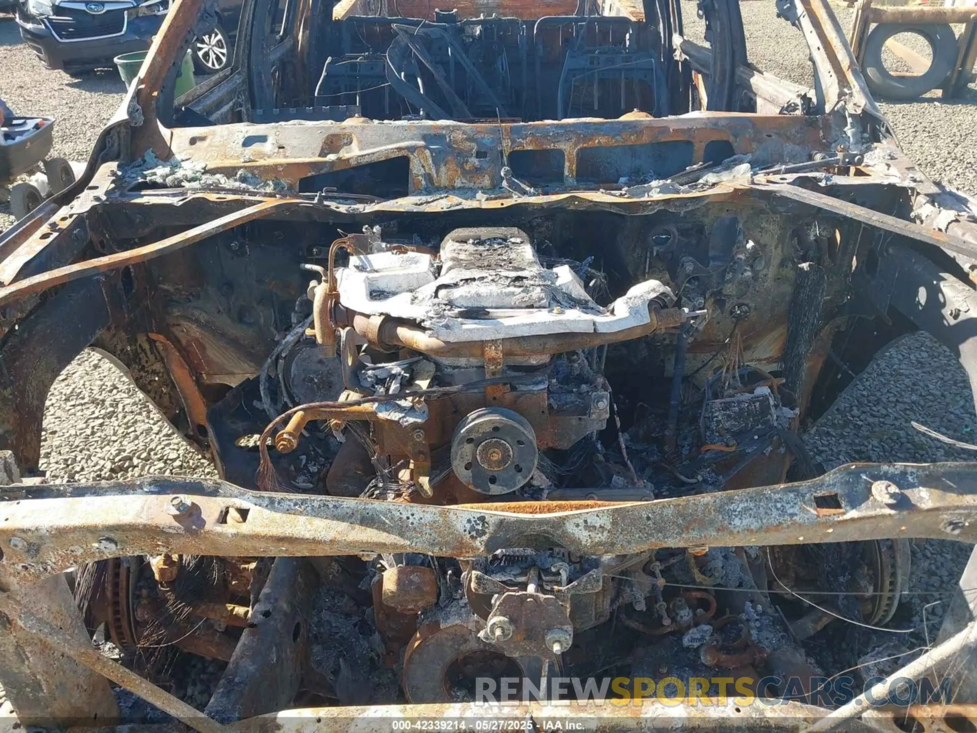 10 Photograph of a damaged car 3C6UR5KL6NG262224 RAM 2500 2022