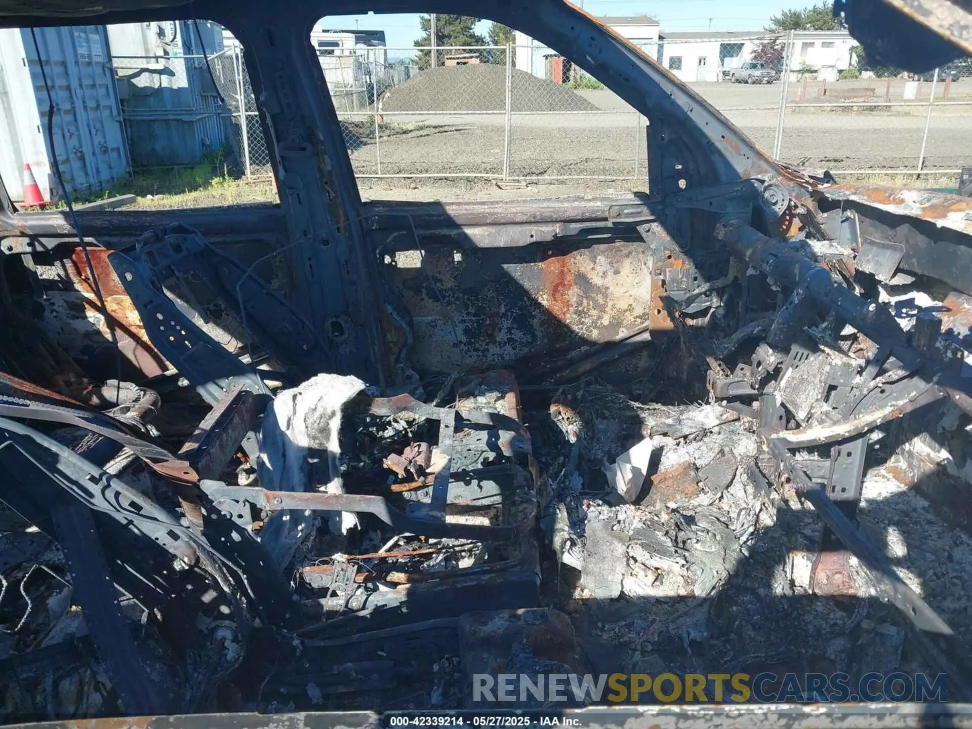 5 Photograph of a damaged car 3C6UR5KL6NG262224 RAM 2500 2022