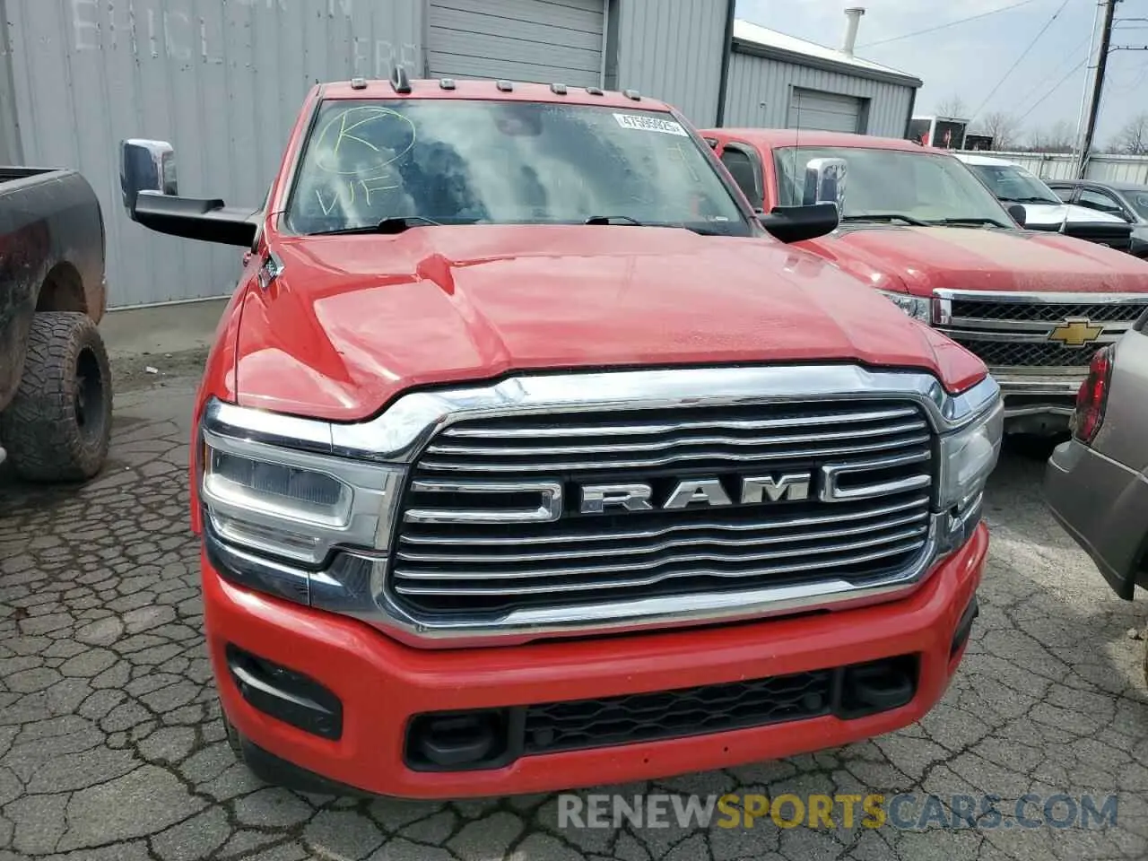 5 Photograph of a damaged car 3C6UR5NL2NG253189 RAM 2500 2022
