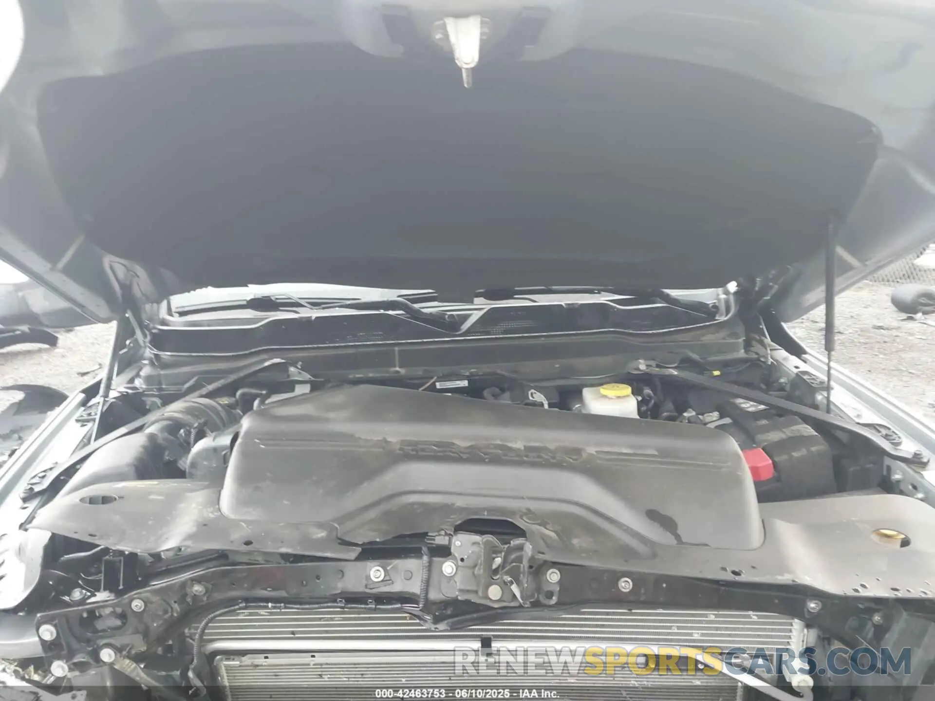 10 Photograph of a damaged car 3C6UR5NL5NG267524 RAM 2500 2022