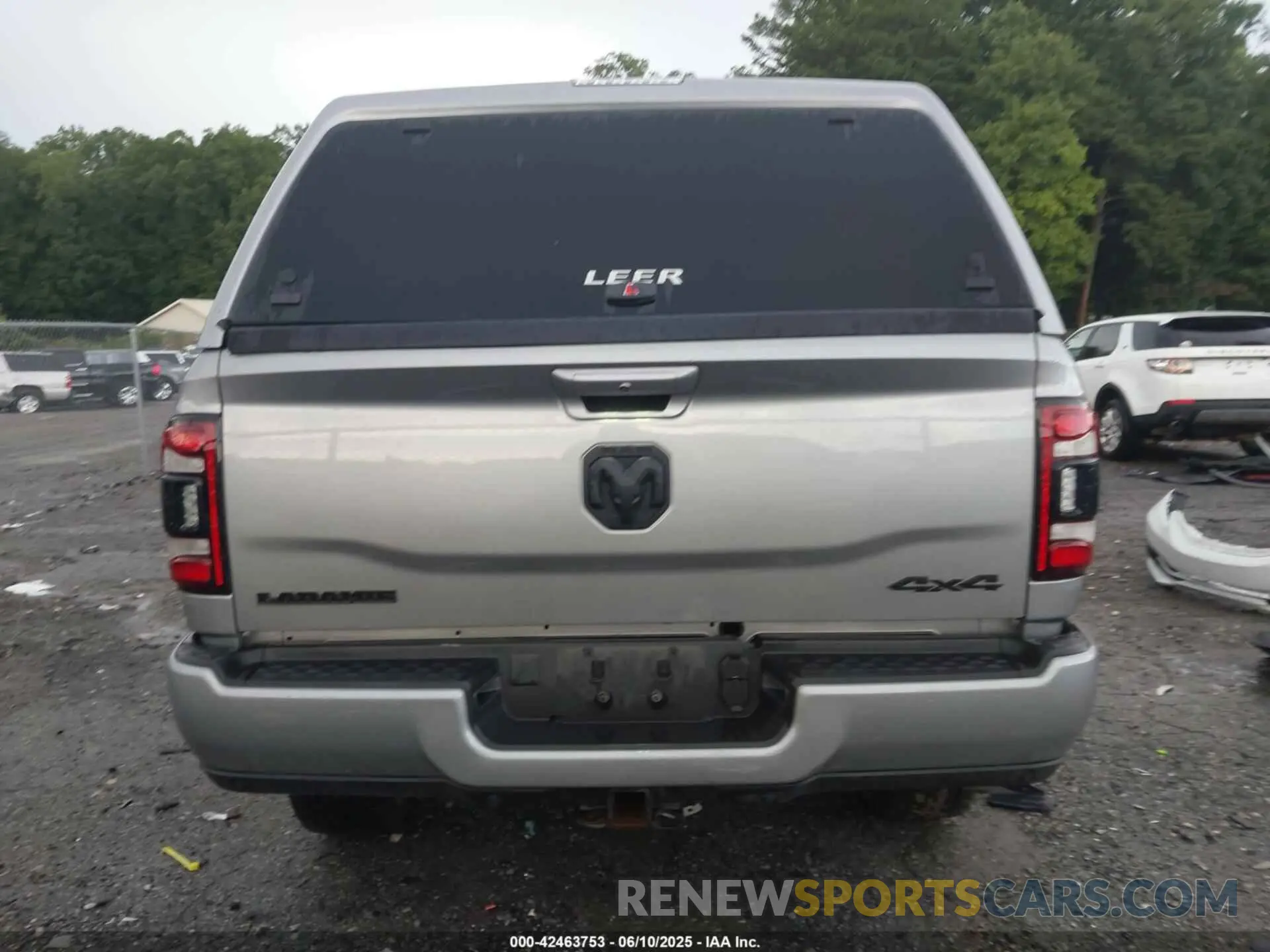 16 Photograph of a damaged car 3C6UR5NL5NG267524 RAM 2500 2022
