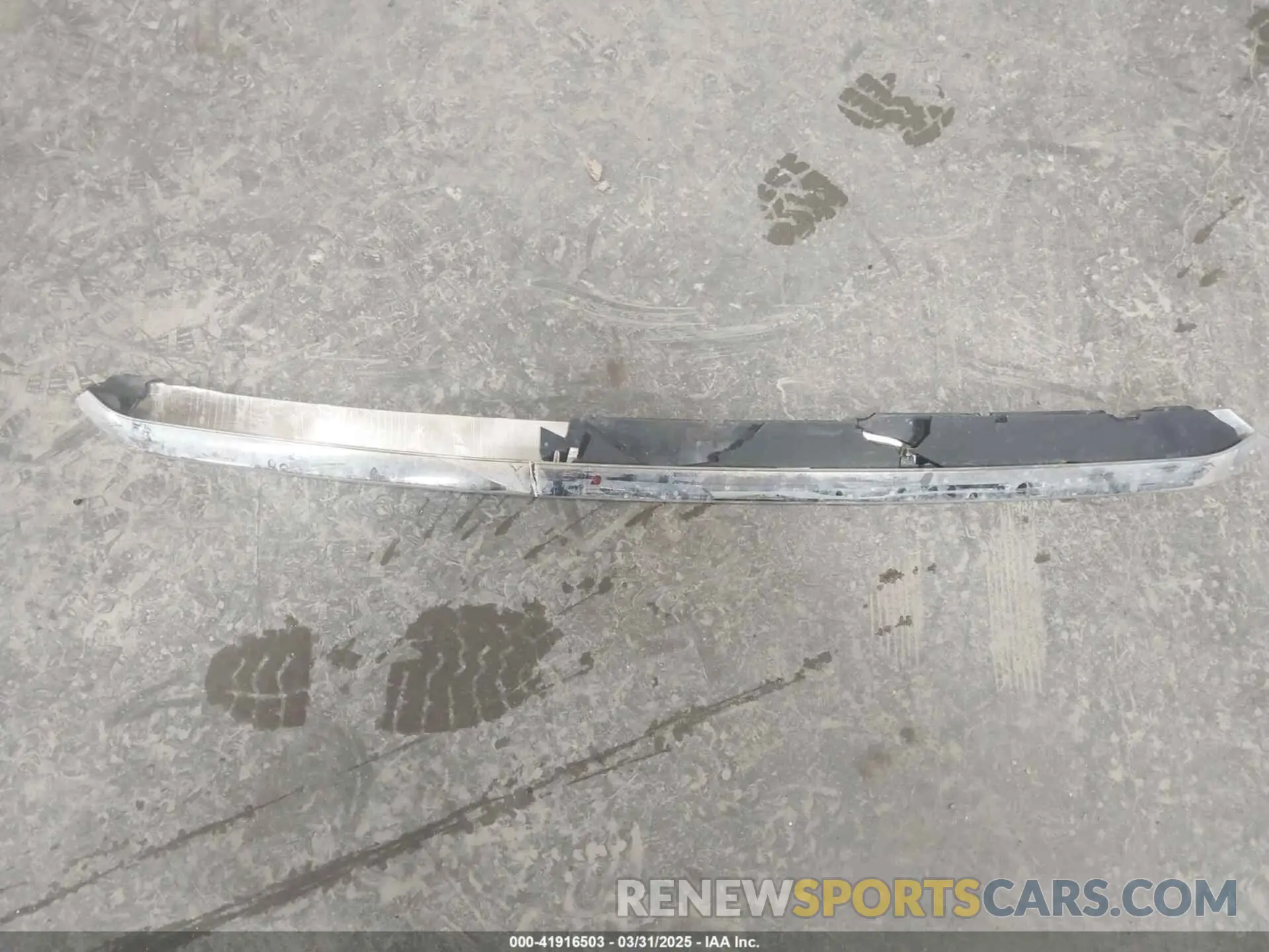 12 Photograph of a damaged car 3C6UR5PJ2NG183642 RAM 2500 2022