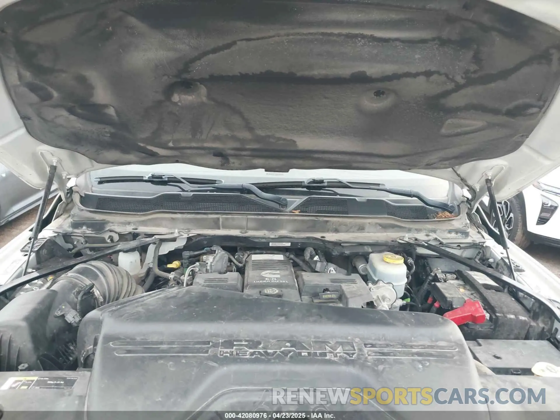 10 Photograph of a damaged car 3C6UR5PL9NG261593 RAM 2500 2022