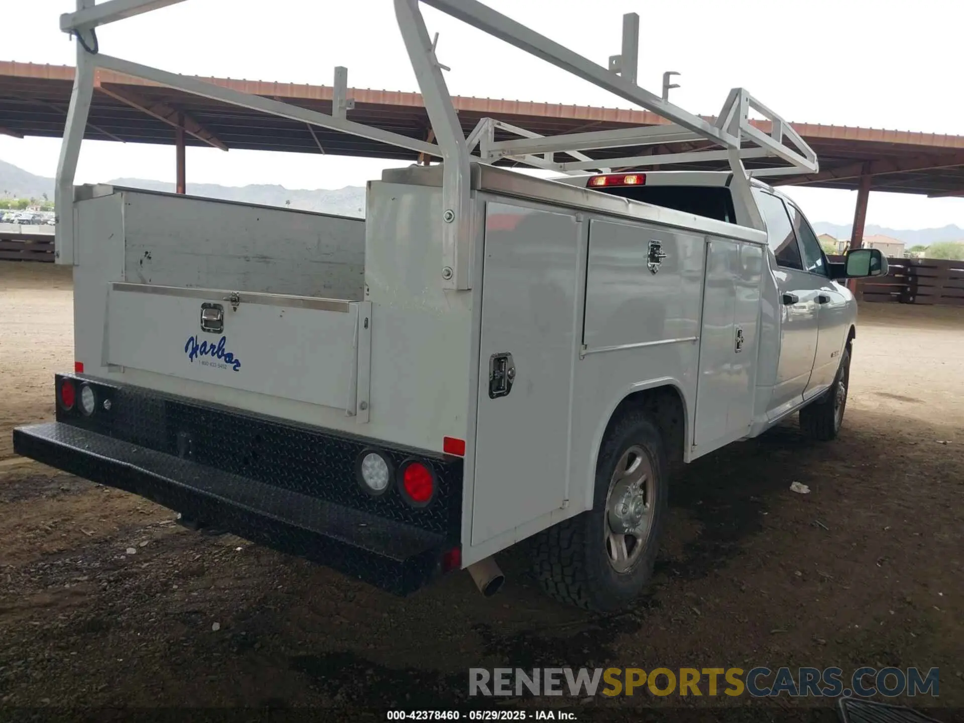 4 Photograph of a damaged car 3C7WR4HJXNG108118 RAM 2500 2022