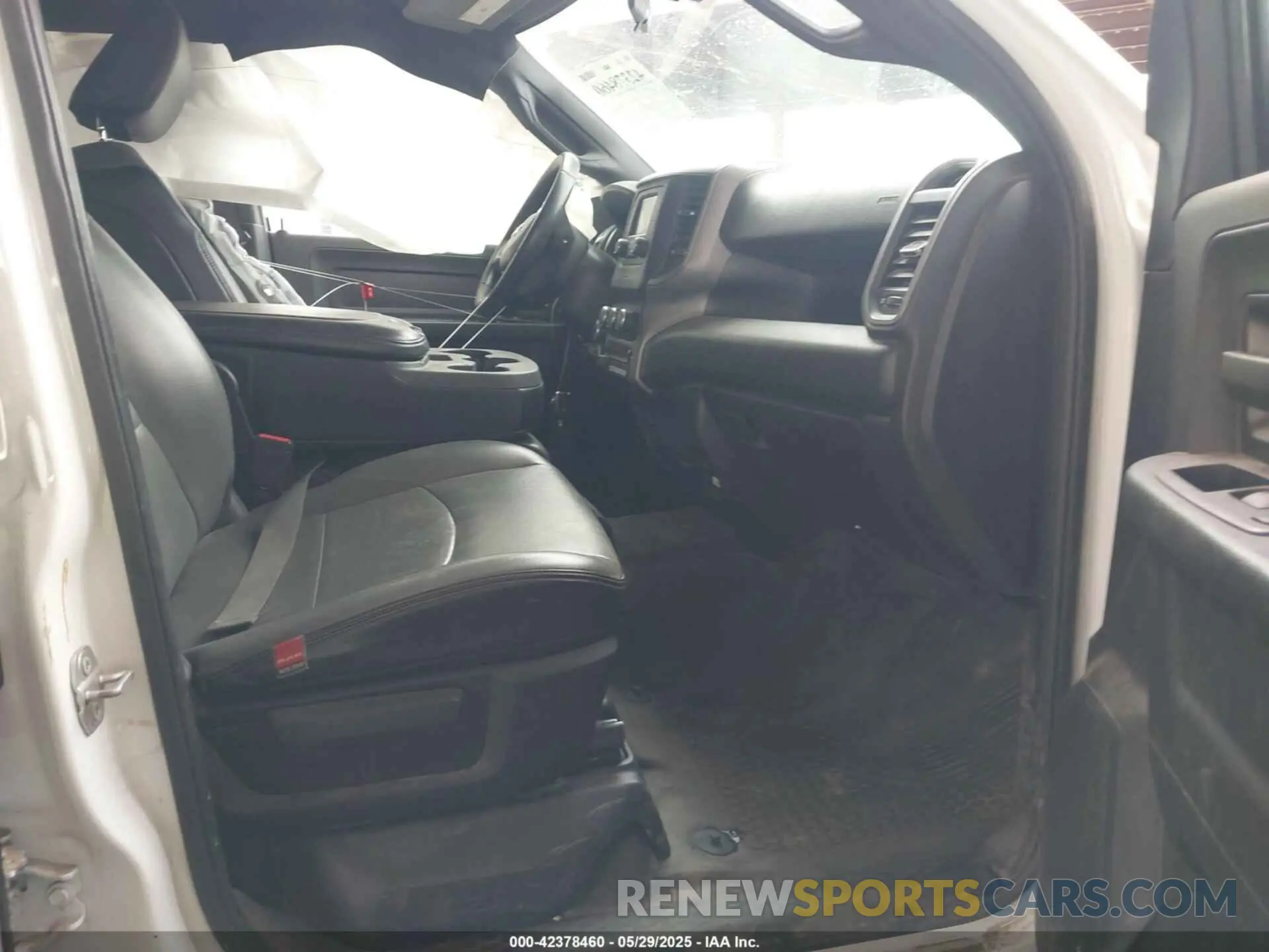 5 Photograph of a damaged car 3C7WR4HJXNG108118 RAM 2500 2022
