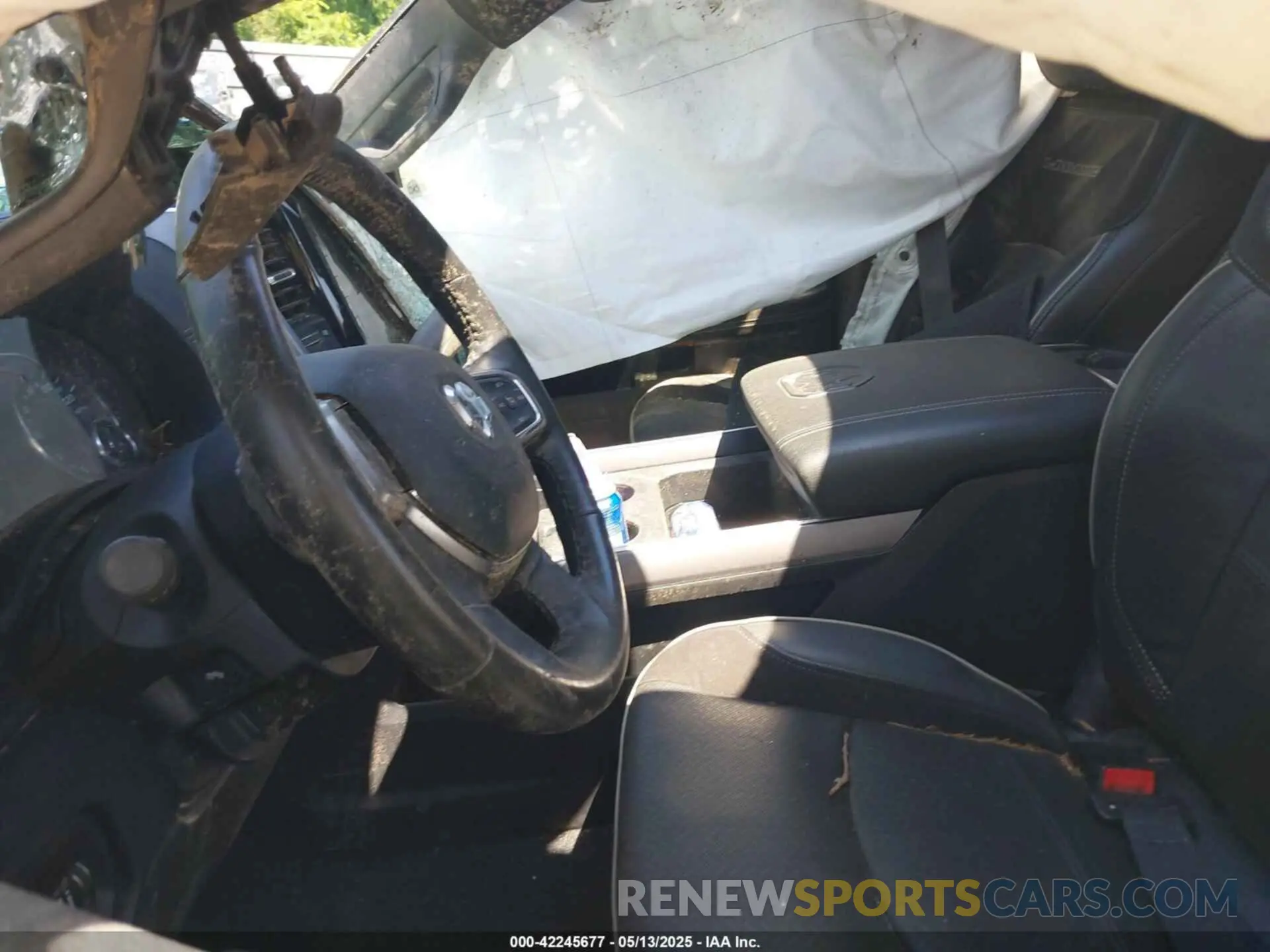 5 Photograph of a damaged car 3C6UR5FL2PG517111 RAM 2500 2023