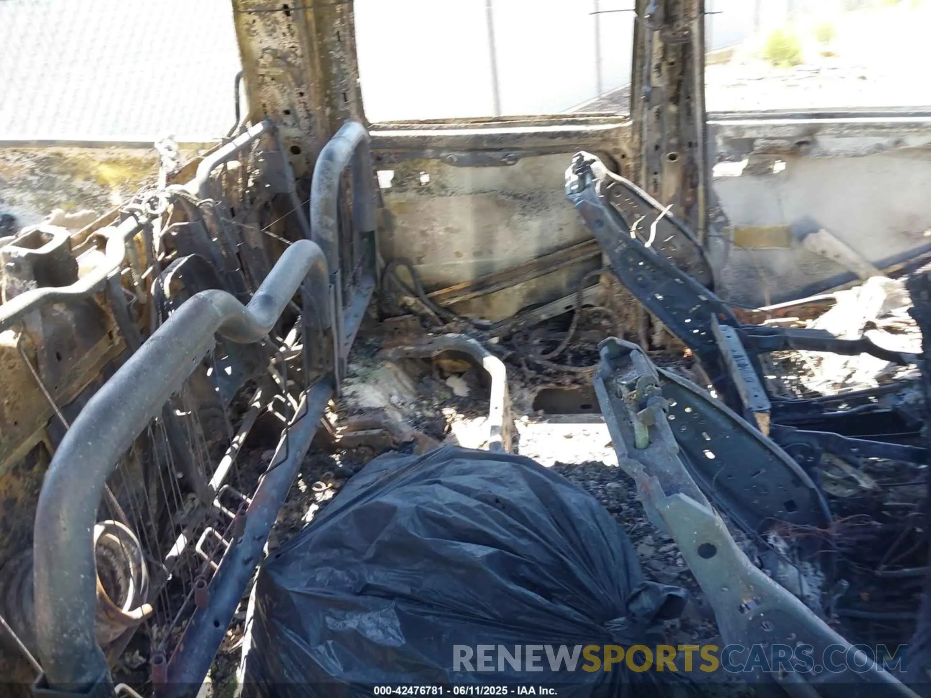 8 Photograph of a damaged car 3C6UR5FL2PG538072 RAM 2500 2023