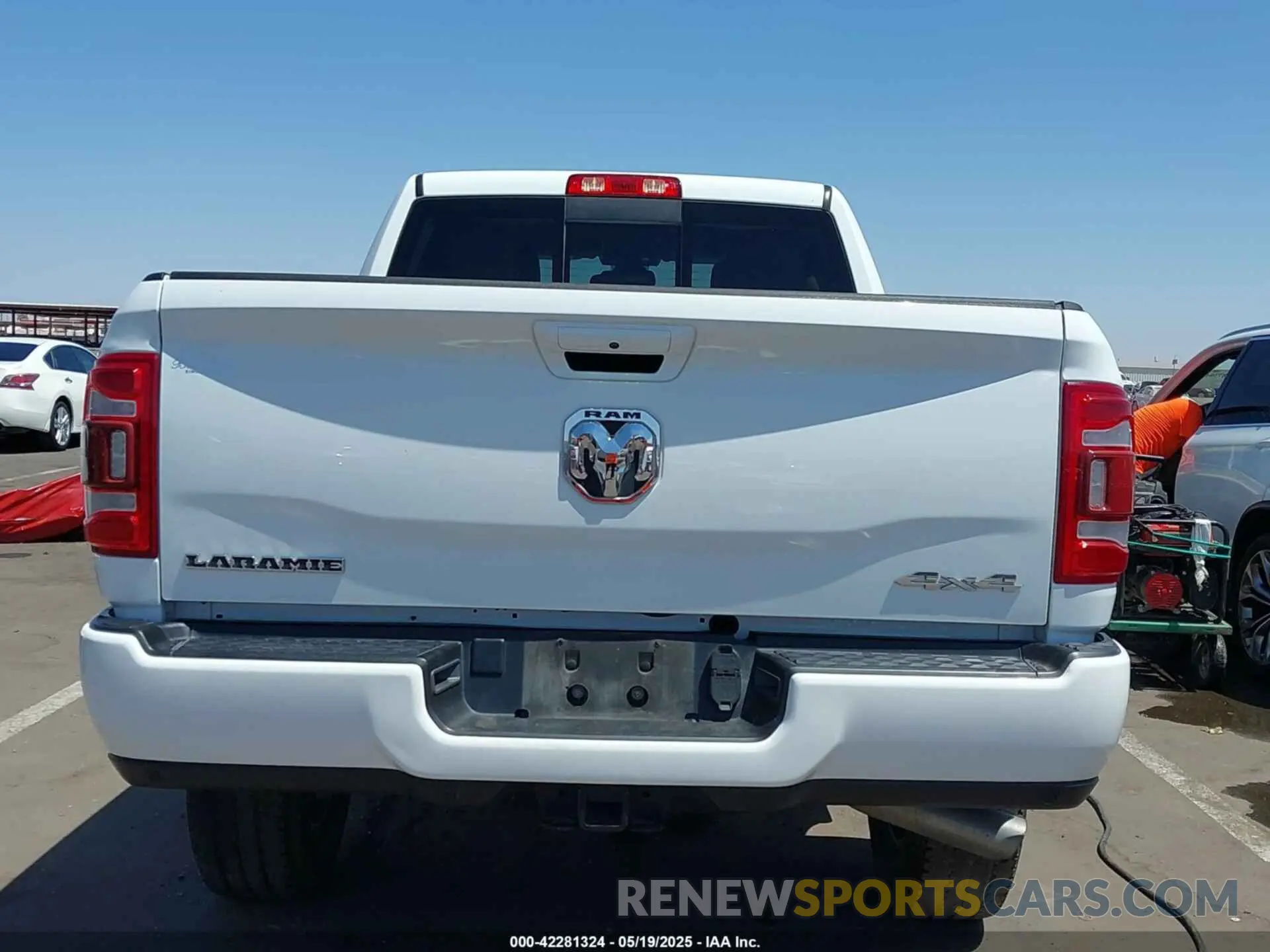 16 Photograph of a damaged car 3C6UR5FL2PG559276 RAM 2500 2023