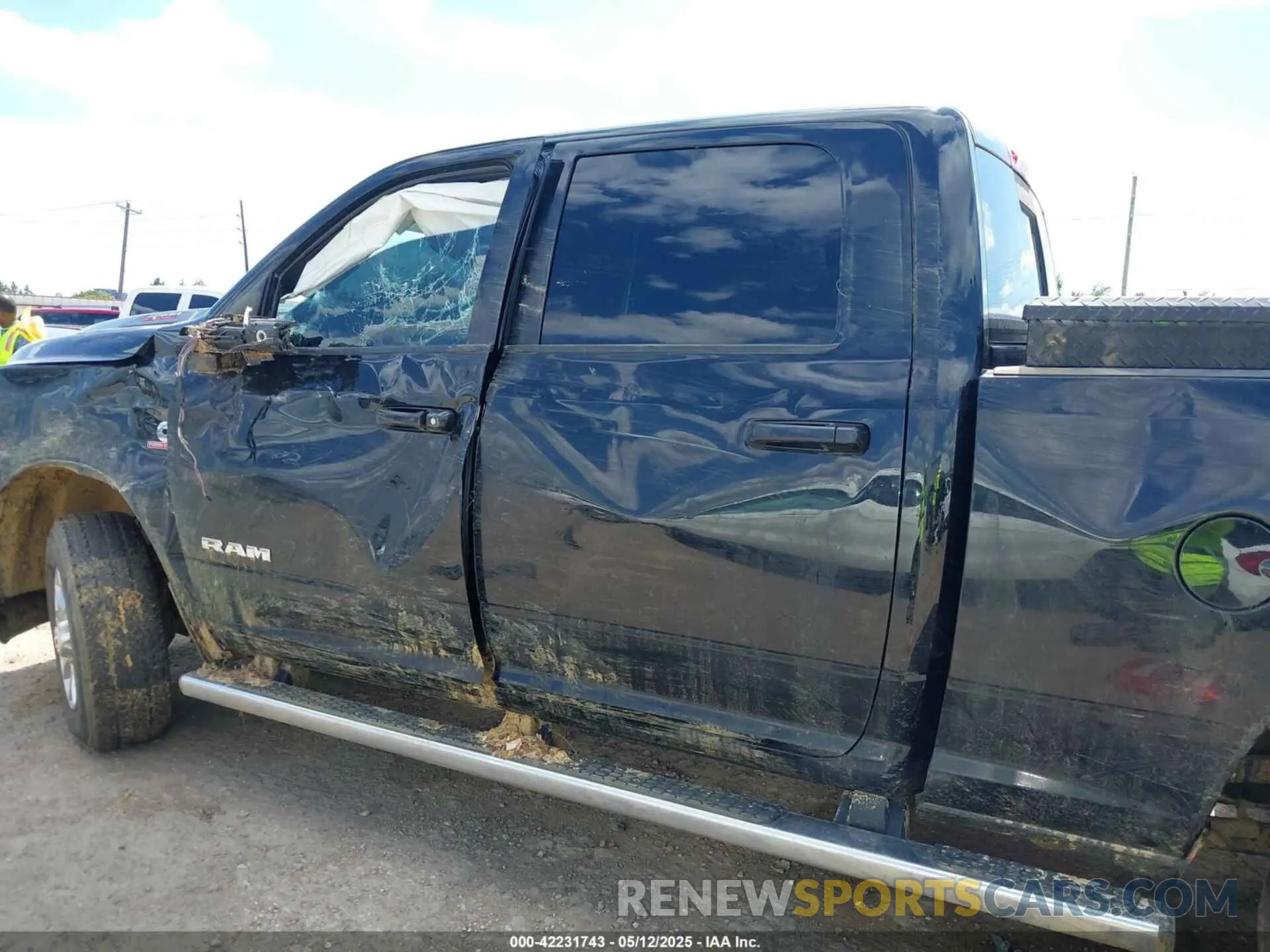 15 Photograph of a damaged car 3C6UR5FL2PG567670 RAM 2500 2023