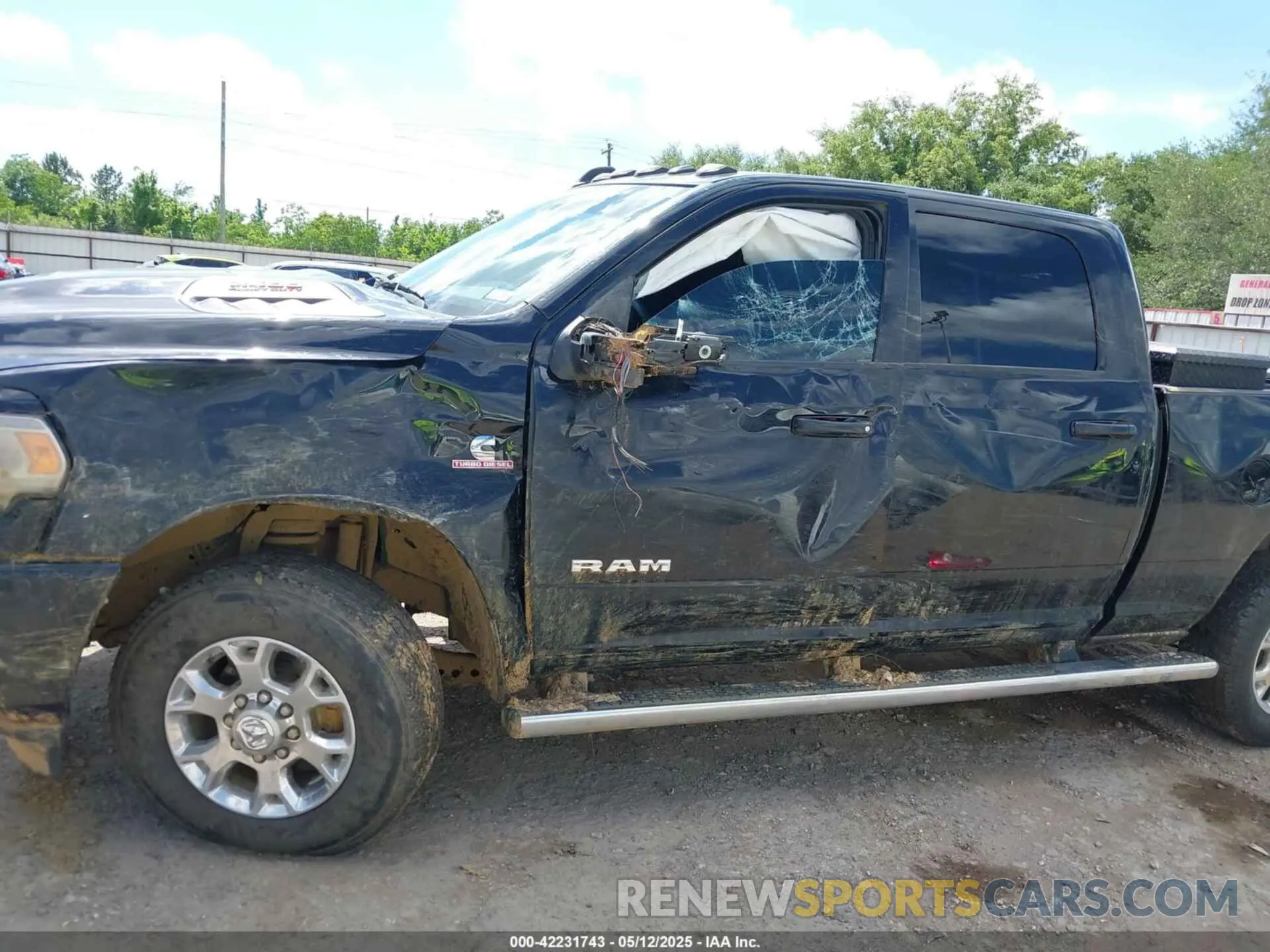 6 Photograph of a damaged car 3C6UR5FL2PG567670 RAM 2500 2023