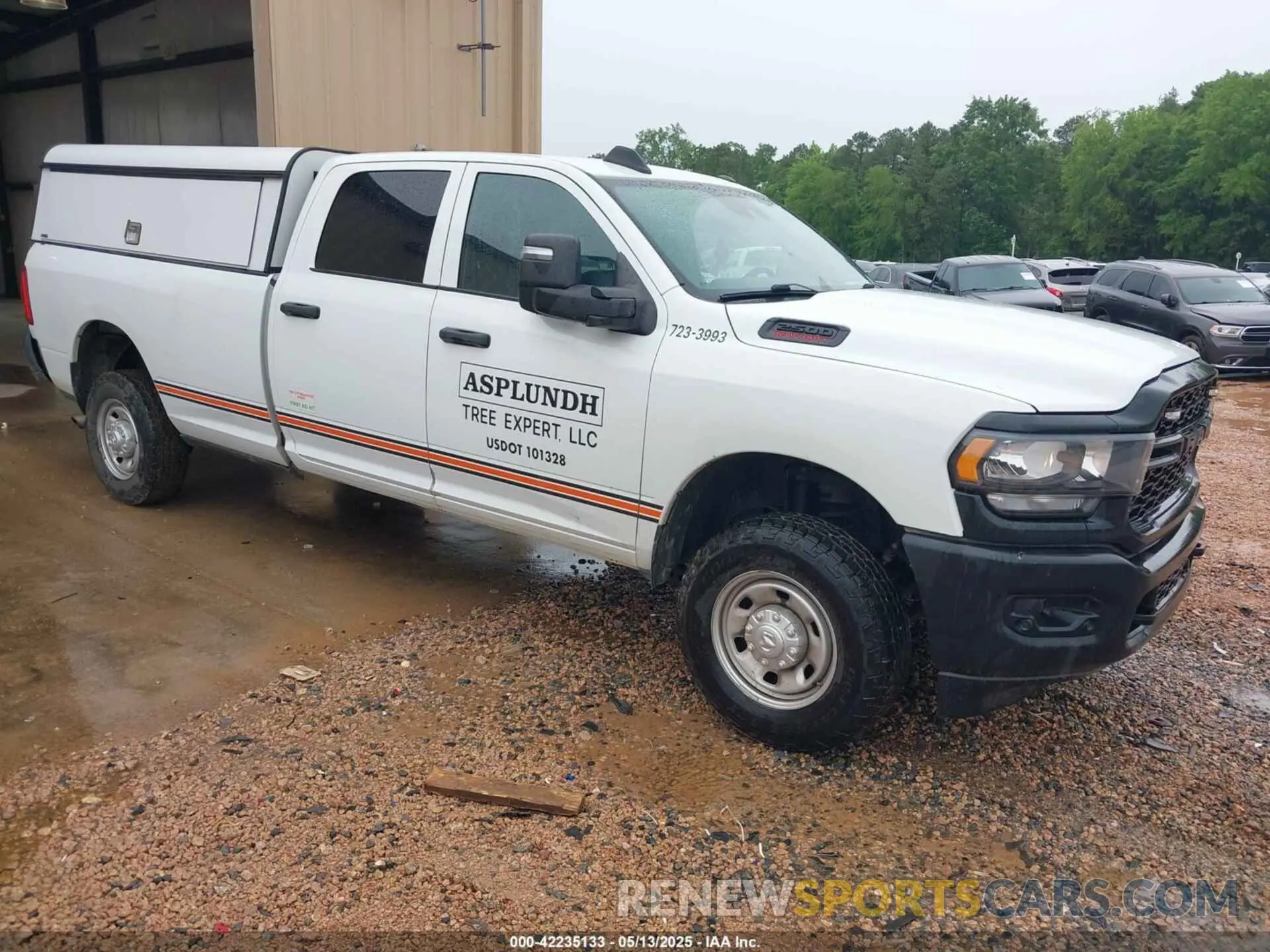 1 Photograph of a damaged car 3C6UR5HJ4PG536920 RAM 2500 2023