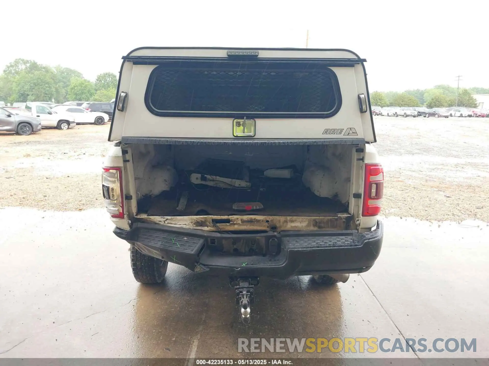 16 Photograph of a damaged car 3C6UR5HJ4PG536920 RAM 2500 2023