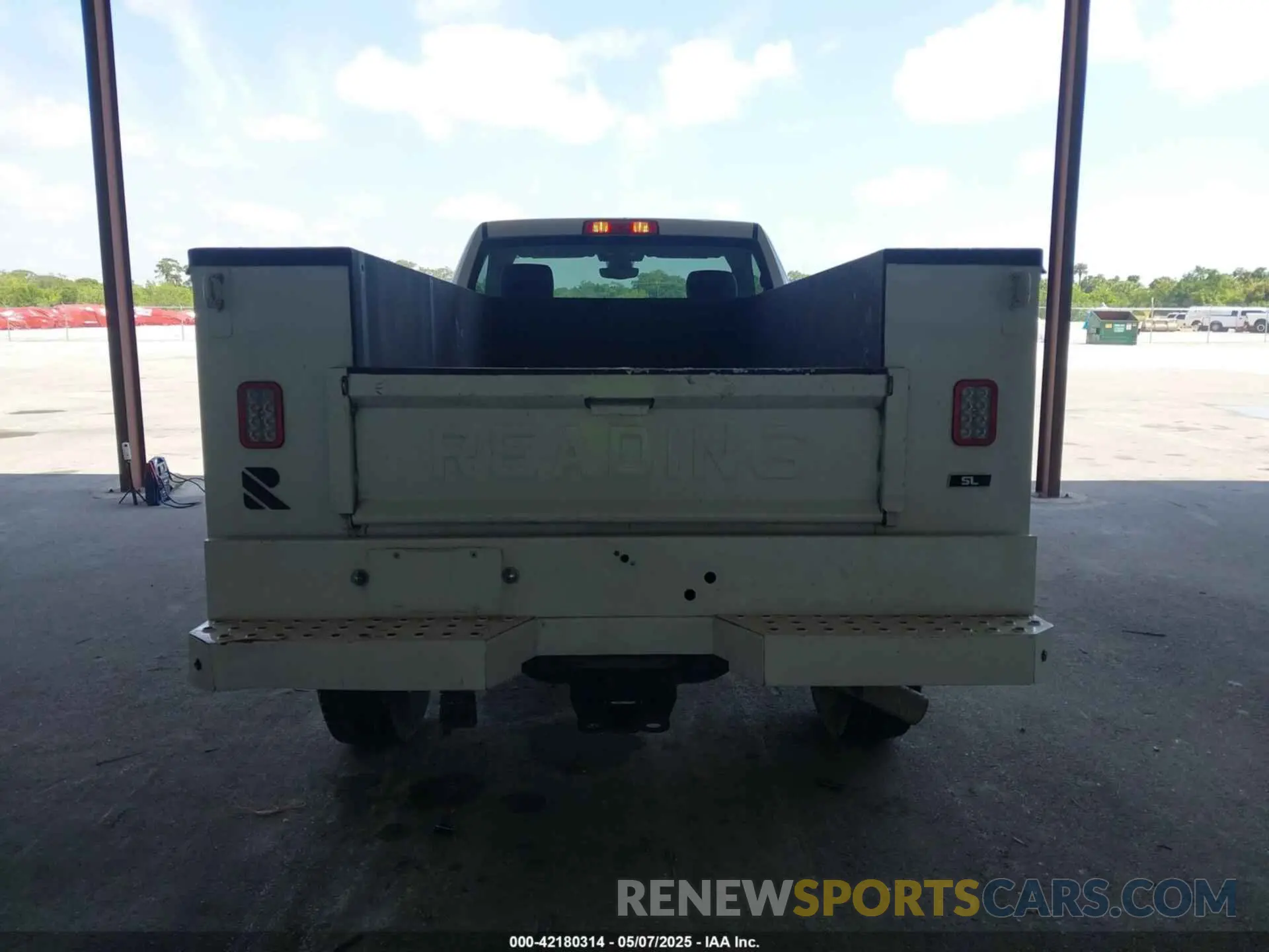 16 Photograph of a damaged car 3C7WR5AJ7PG567772 RAM 2500 2023