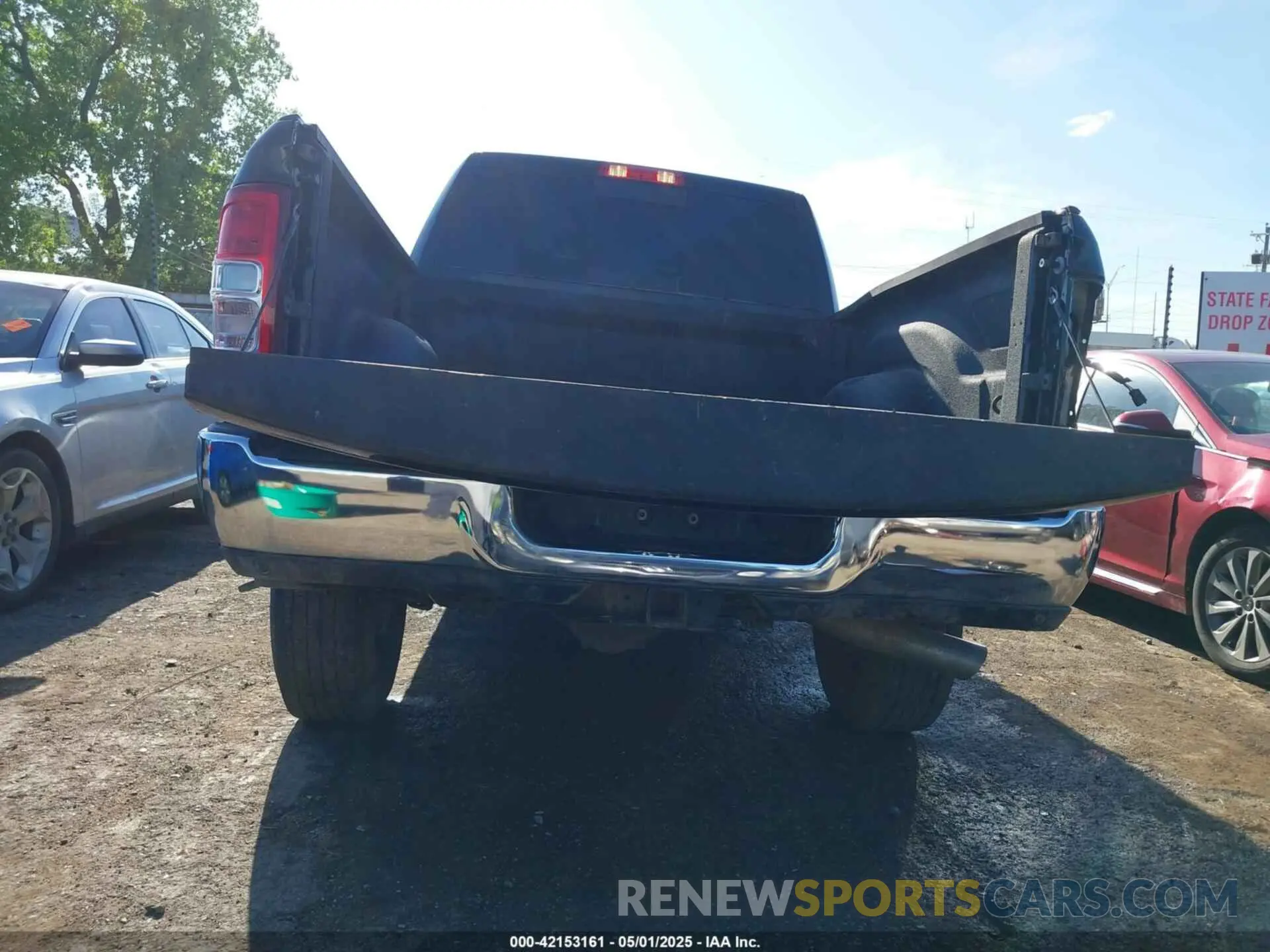 17 Photograph of a damaged car 3C6UR5CL3RG221120 RAM 2500 2024