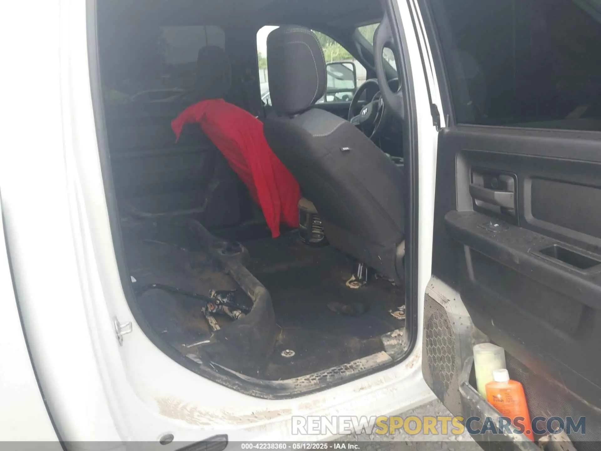 8 Photograph of a damaged car 3C6UR5CL7RG309801 RAM 2500 2024