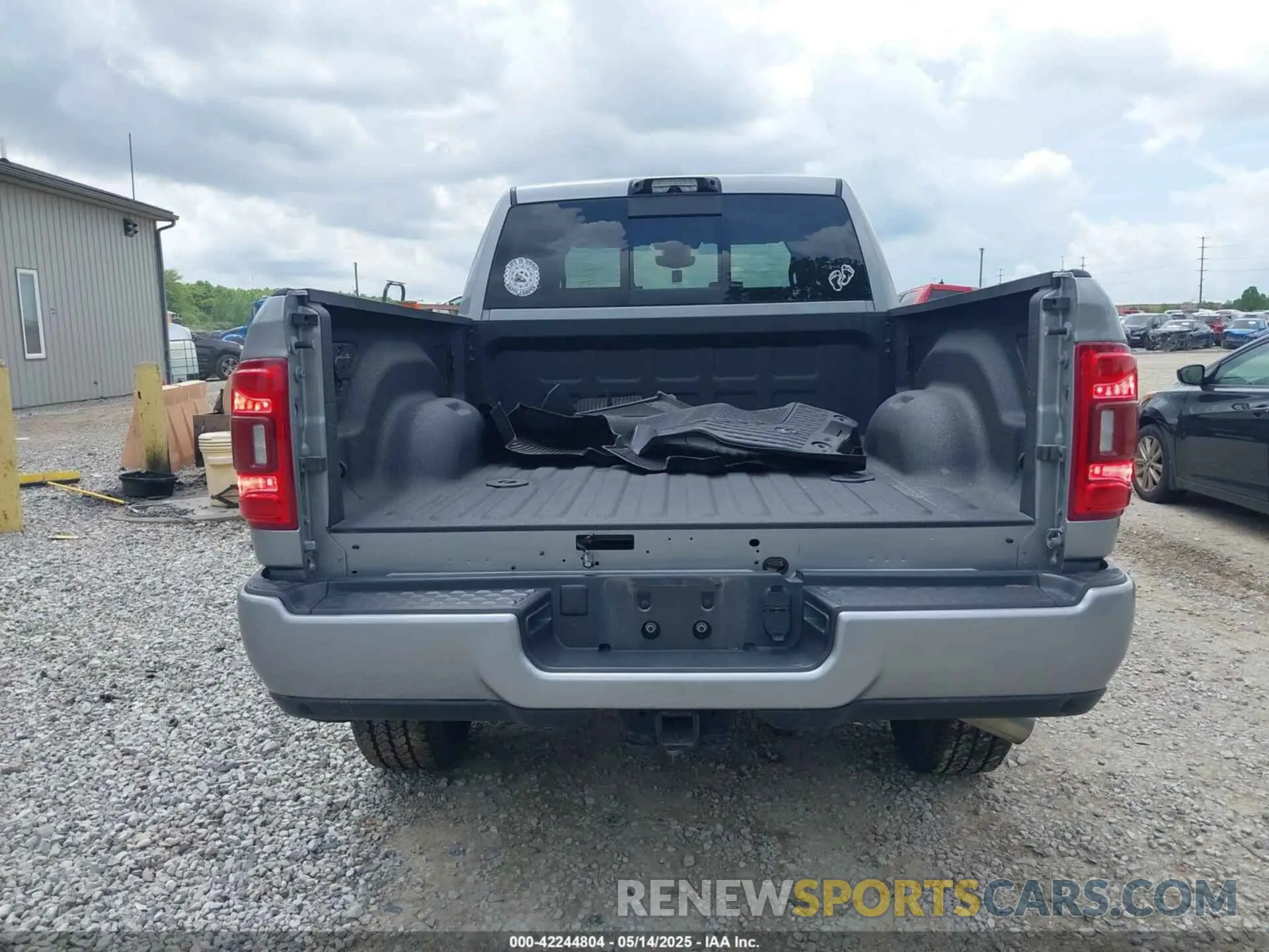 16 Photograph of a damaged car 3C6UR5DJ1RG186140 RAM 2500 2024