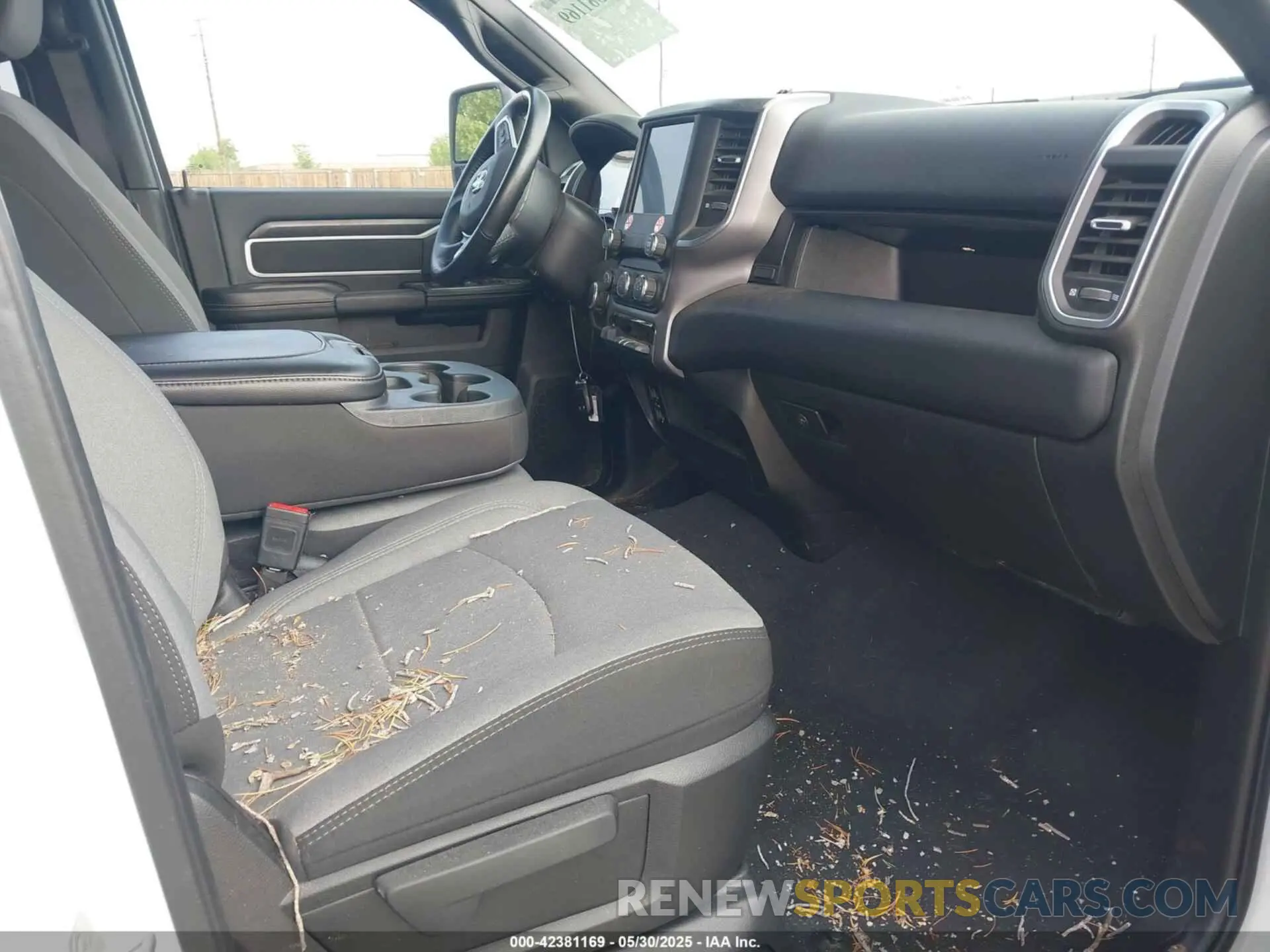 5 Photograph of a damaged car 3C6UR5DJ4RG364817 RAM 2500 2024