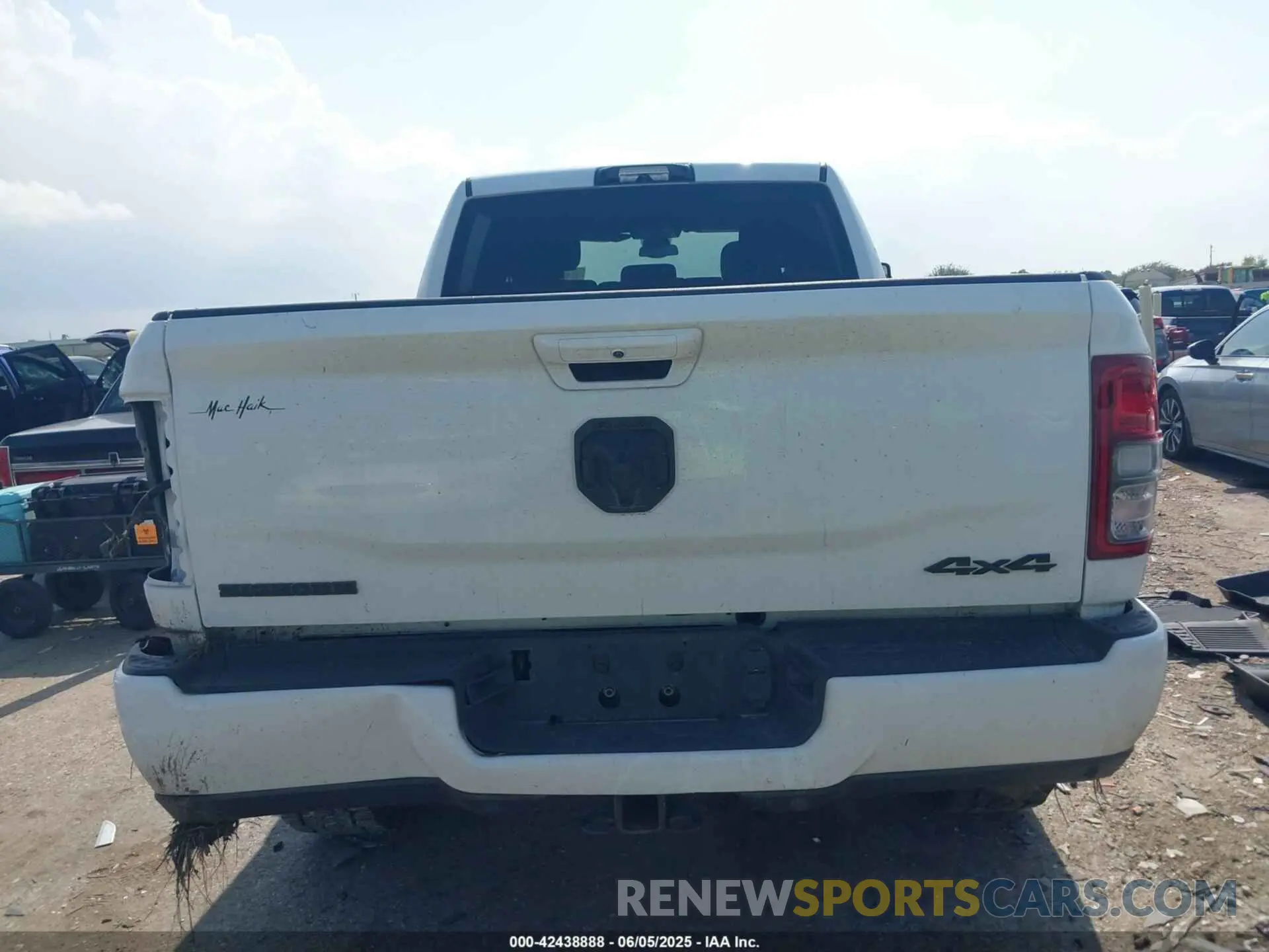 15 Photograph of a damaged car 3C6UR5DL0RG247091 RAM 2500 2024