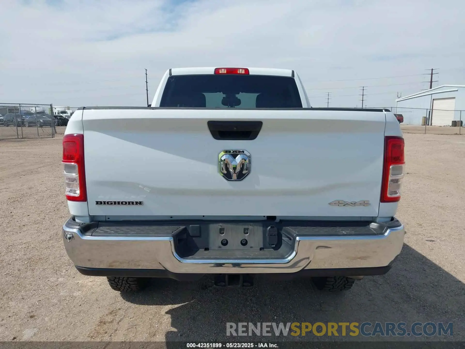16 Photograph of a damaged car 3C6UR5DL4RG246011 RAM 2500 2024