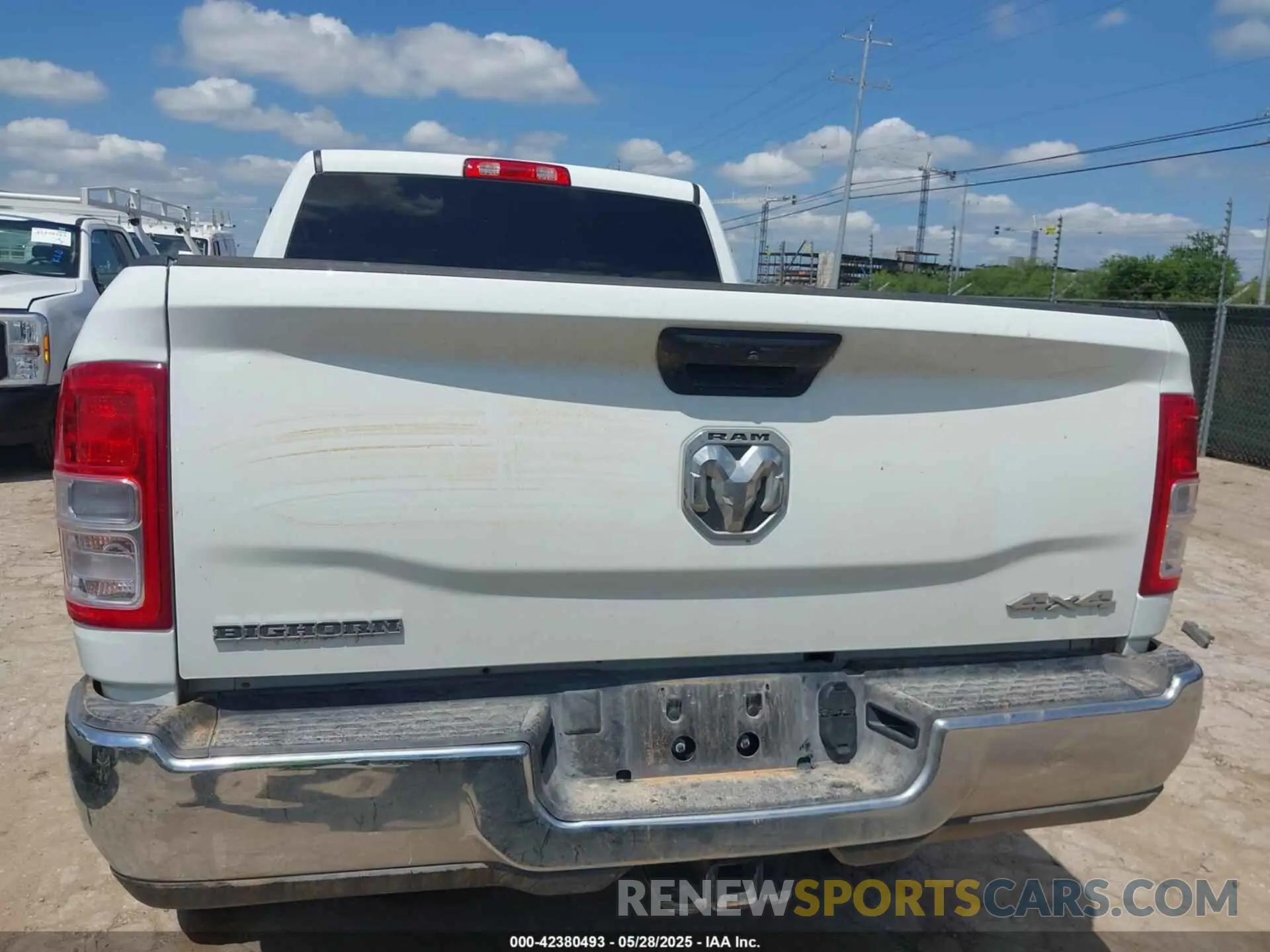 15 Photograph of a damaged car 3C6UR5DL4RG338638 RAM 2500 2024