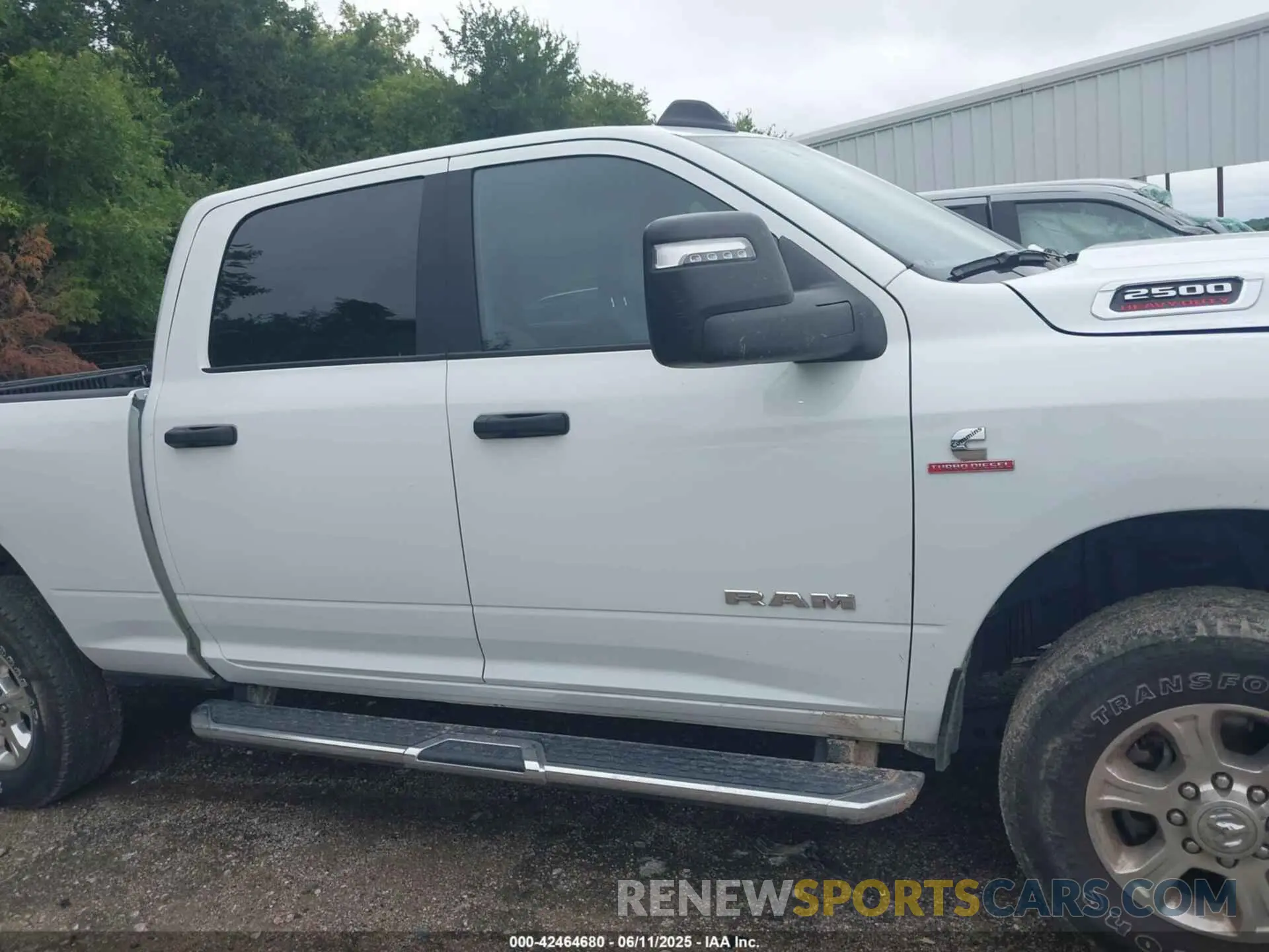 13 Photograph of a damaged car 3C6UR5DL9RG286018 RAM 2500 2024