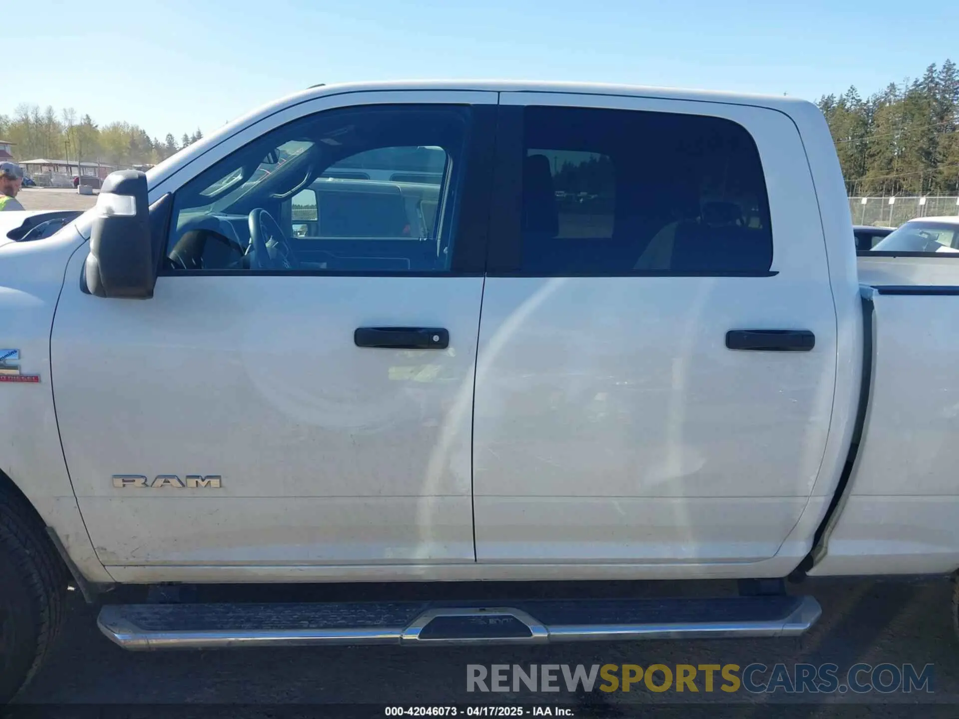 15 Photograph of a damaged car 3C6UR5DL9RG303433 RAM 2500 2024
