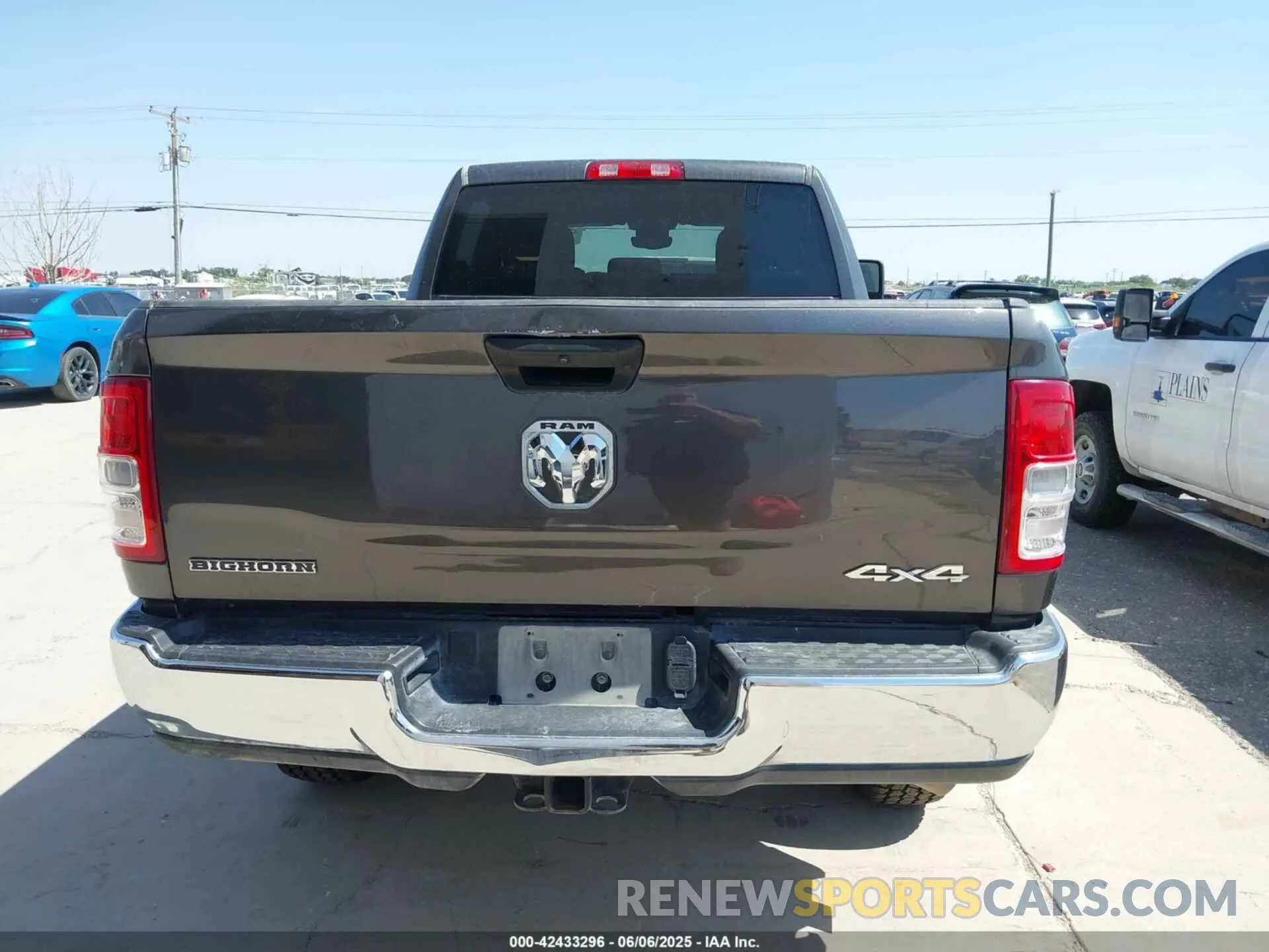 16 Photograph of a damaged car 3C6UR5DLXRG244764 RAM 2500 2024