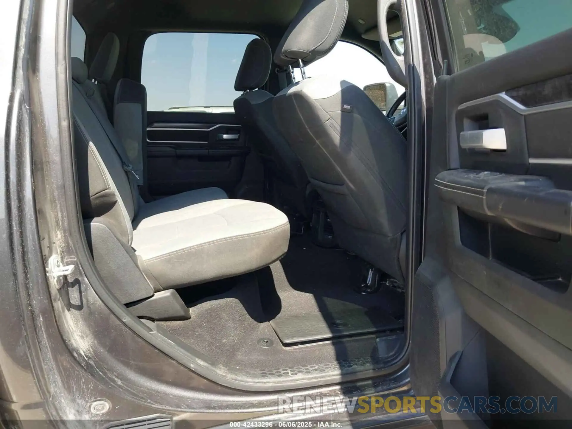8 Photograph of a damaged car 3C6UR5DLXRG244764 RAM 2500 2024