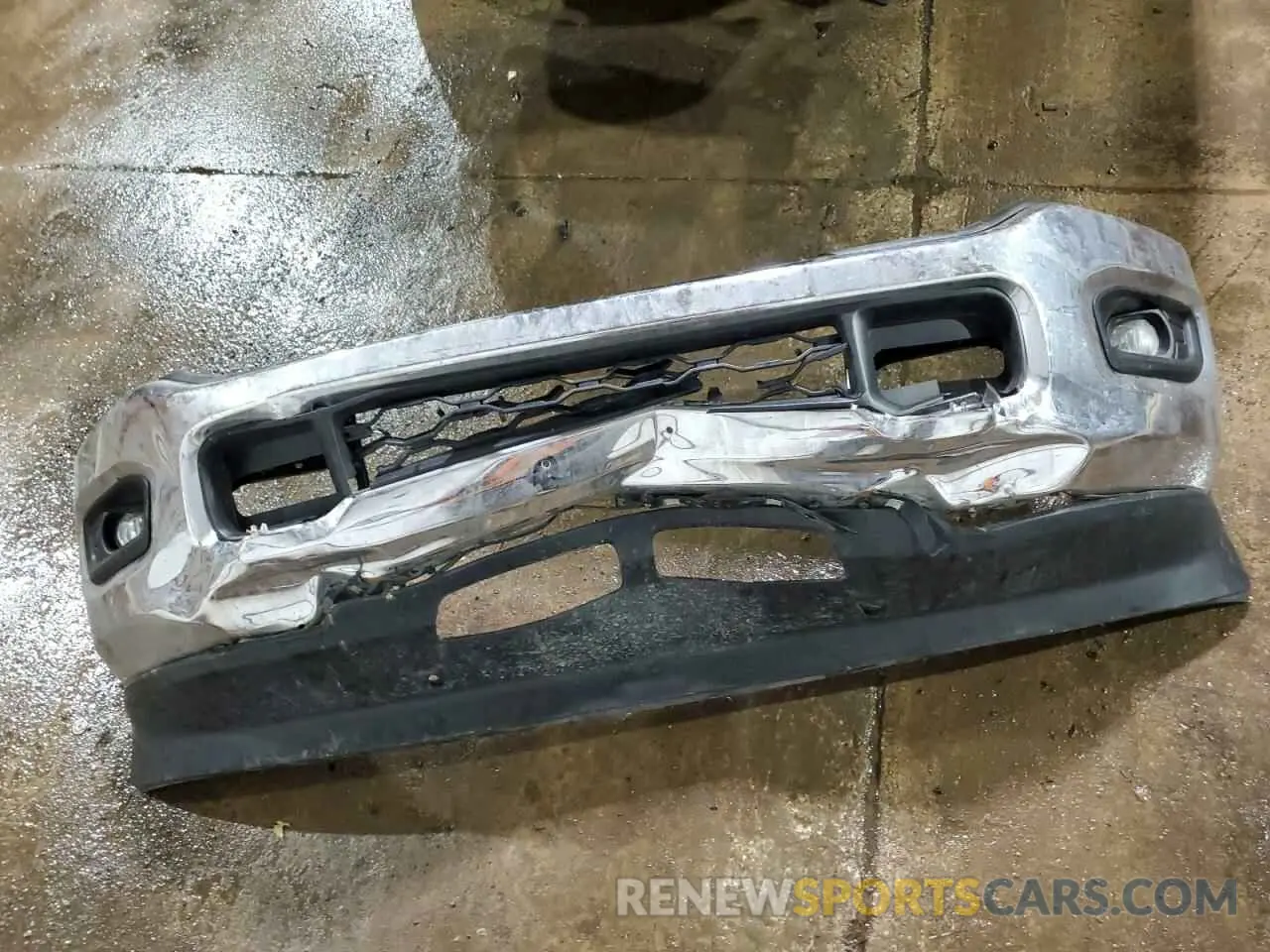 12 Photograph of a damaged car 3C6UR5DLXRG303277 RAM 2500 2024