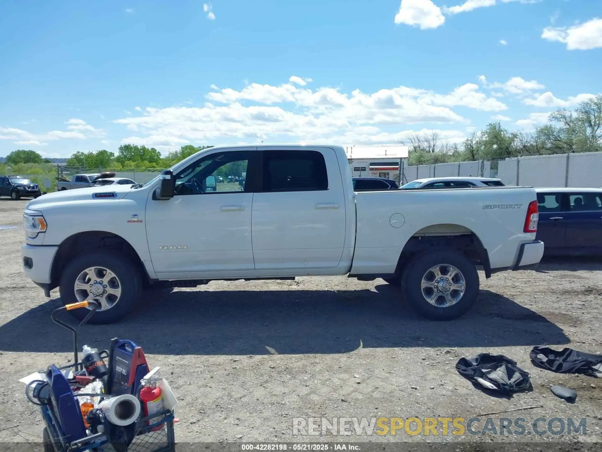 14 Photograph of a damaged car 3C6UR5DLXRG322170 RAM 2500 2024