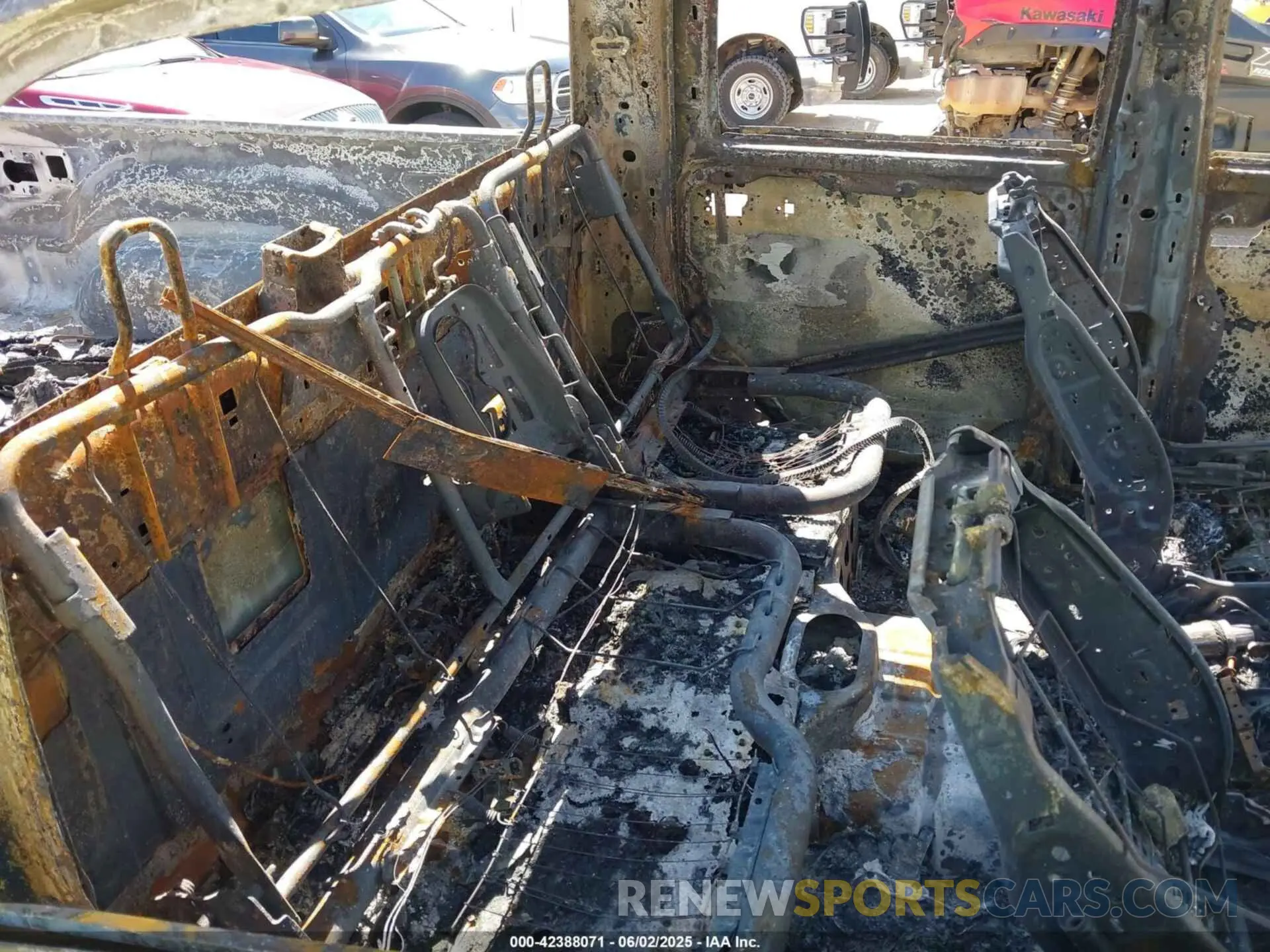 8 Photograph of a damaged car 3C6UR5FL0RG264485 RAM 2500 2024