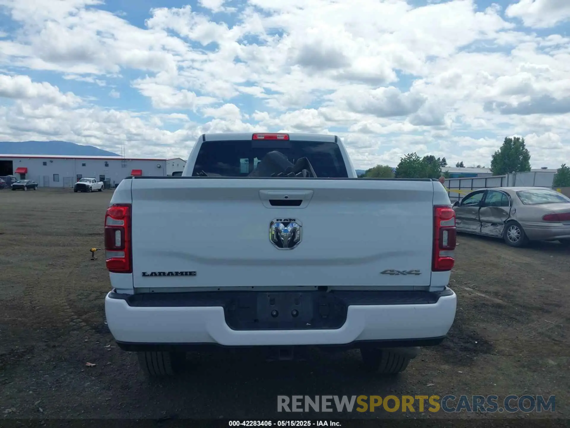 17 Photograph of a damaged car 3C6UR5FL2RG285550 RAM 2500 2024
