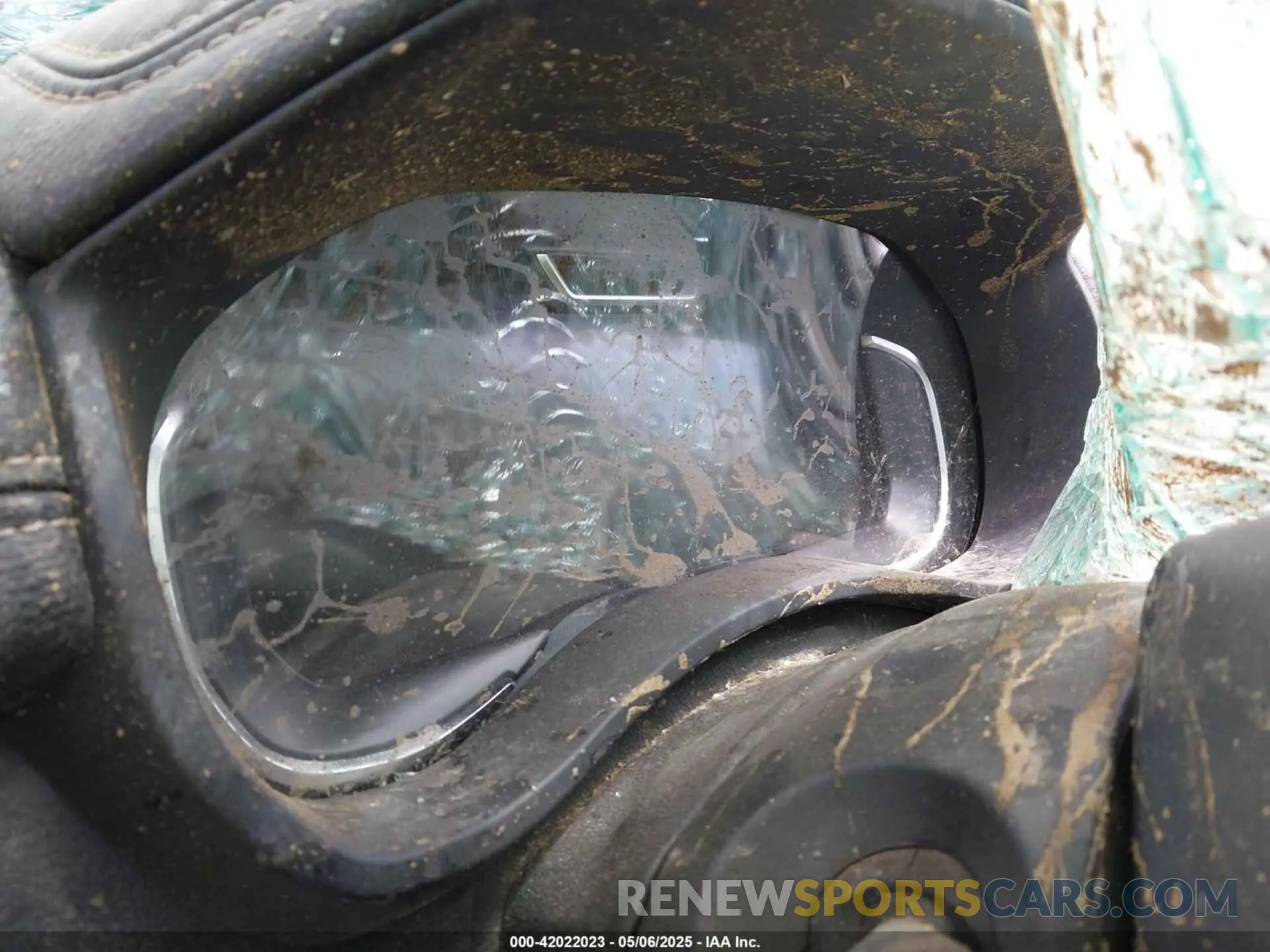 14 Photograph of a damaged car 3C6UR5FL6RG288306 RAM 2500 2024
