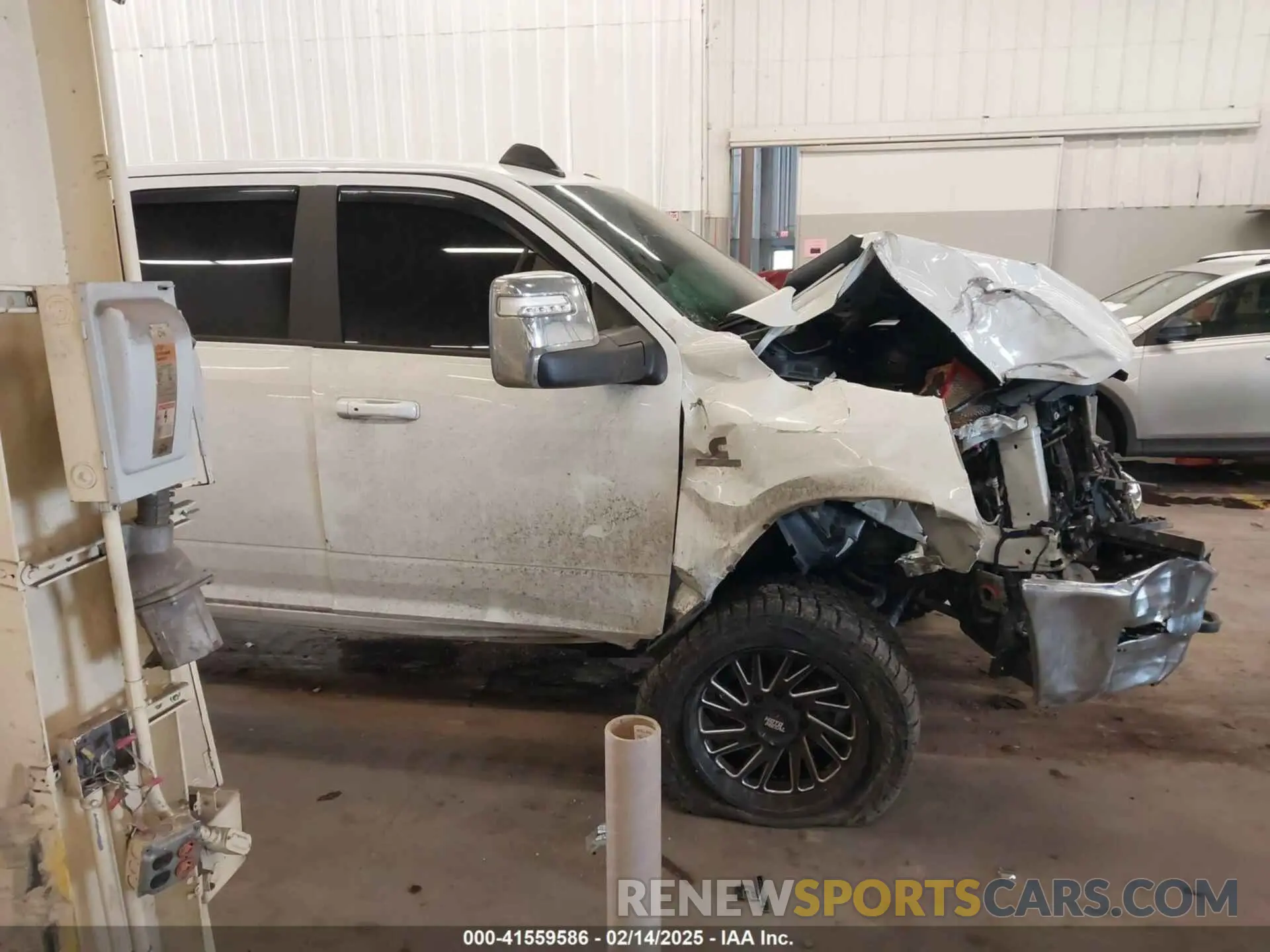 13 Photograph of a damaged car 3C6UR5FLXRG213074 RAM 2500 2024