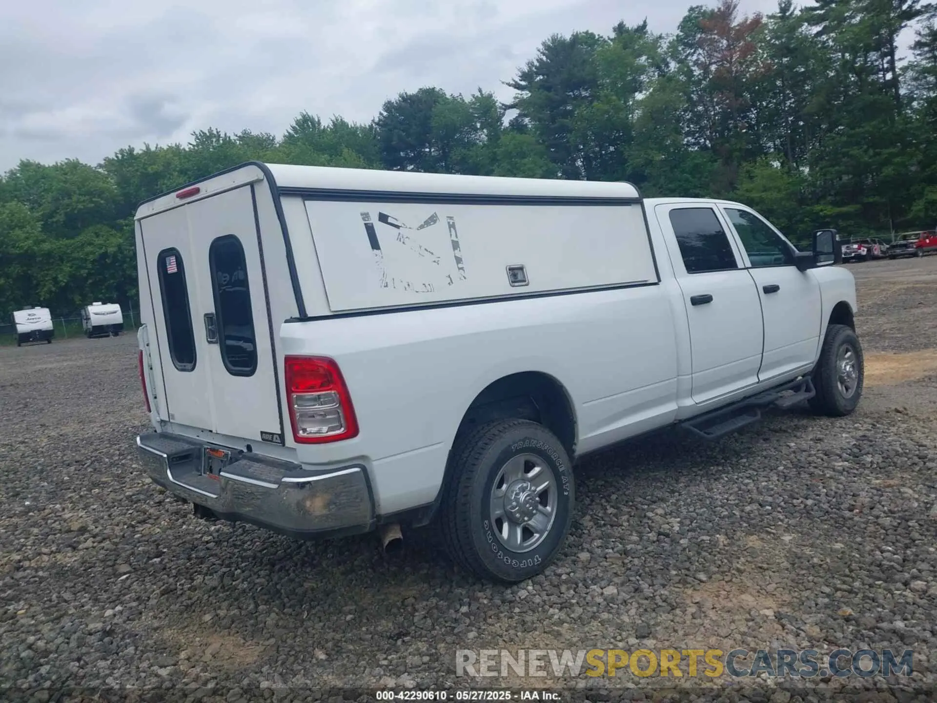 4 Photograph of a damaged car 3C6UR5HJ8RG288173 RAM 2500 2024