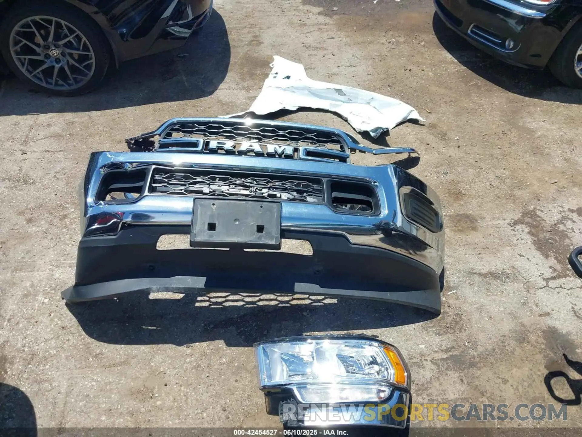 12 Photograph of a damaged car 3C6UR5HJXRG389635 RAM 2500 2024