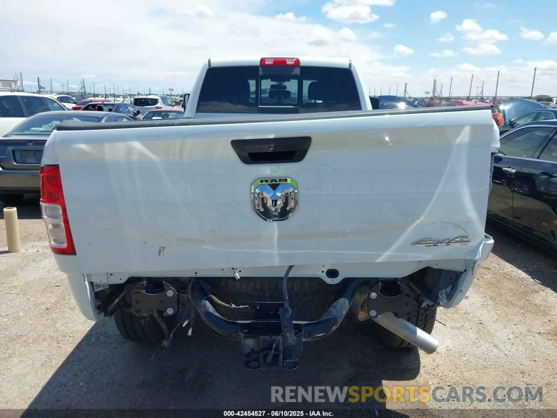 17 Photograph of a damaged car 3C6UR5HJXRG389635 RAM 2500 2024